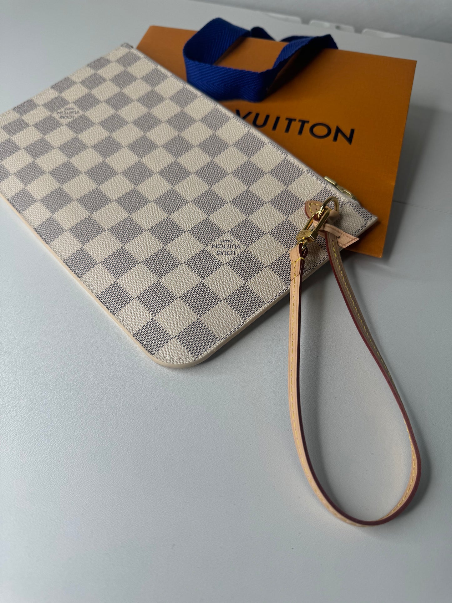 Neverfull MM Pouch Azur