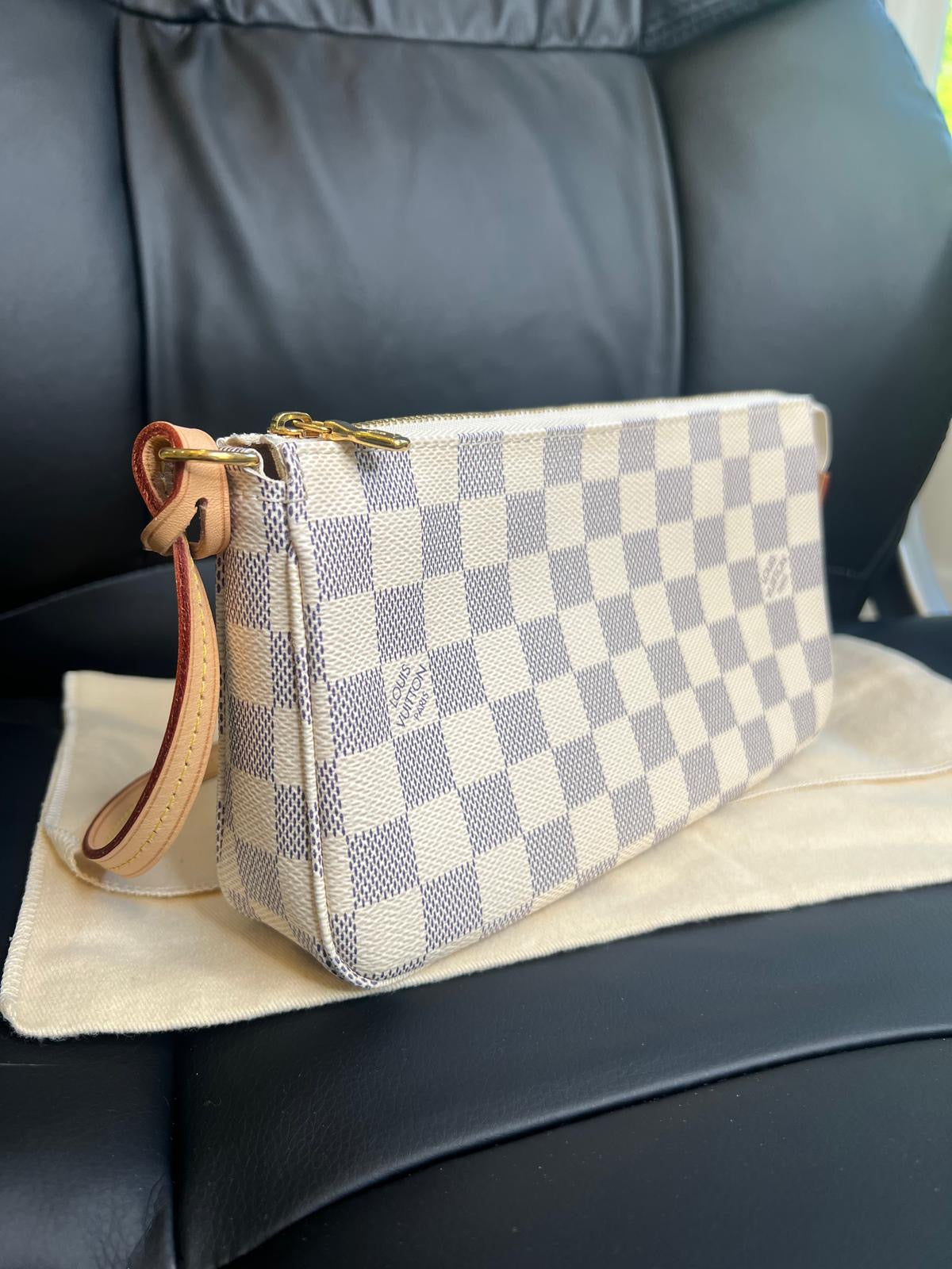 NM Pochette Azur