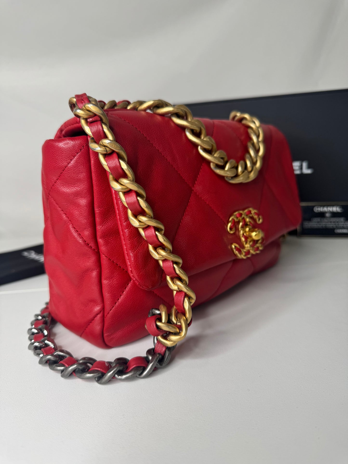 Chanel 19 Small/Medium