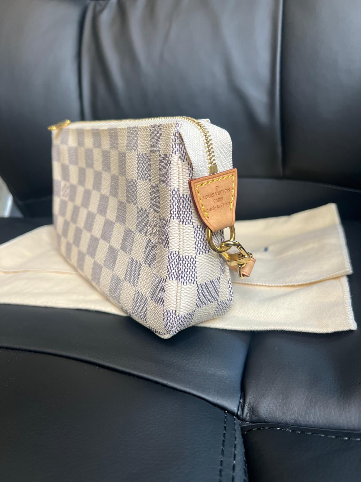 NM Pochette Azur
