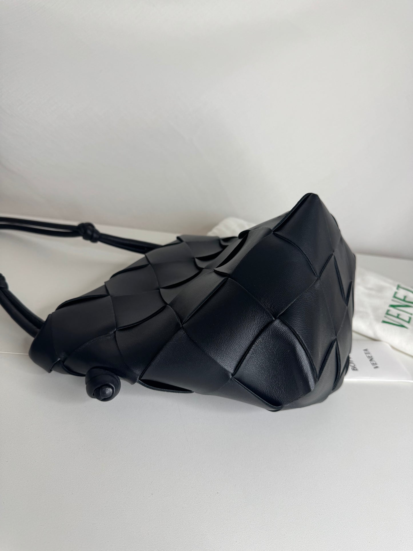 BOTTEGA VENETA
Clasp Intrecciato Napa Bucket Bag