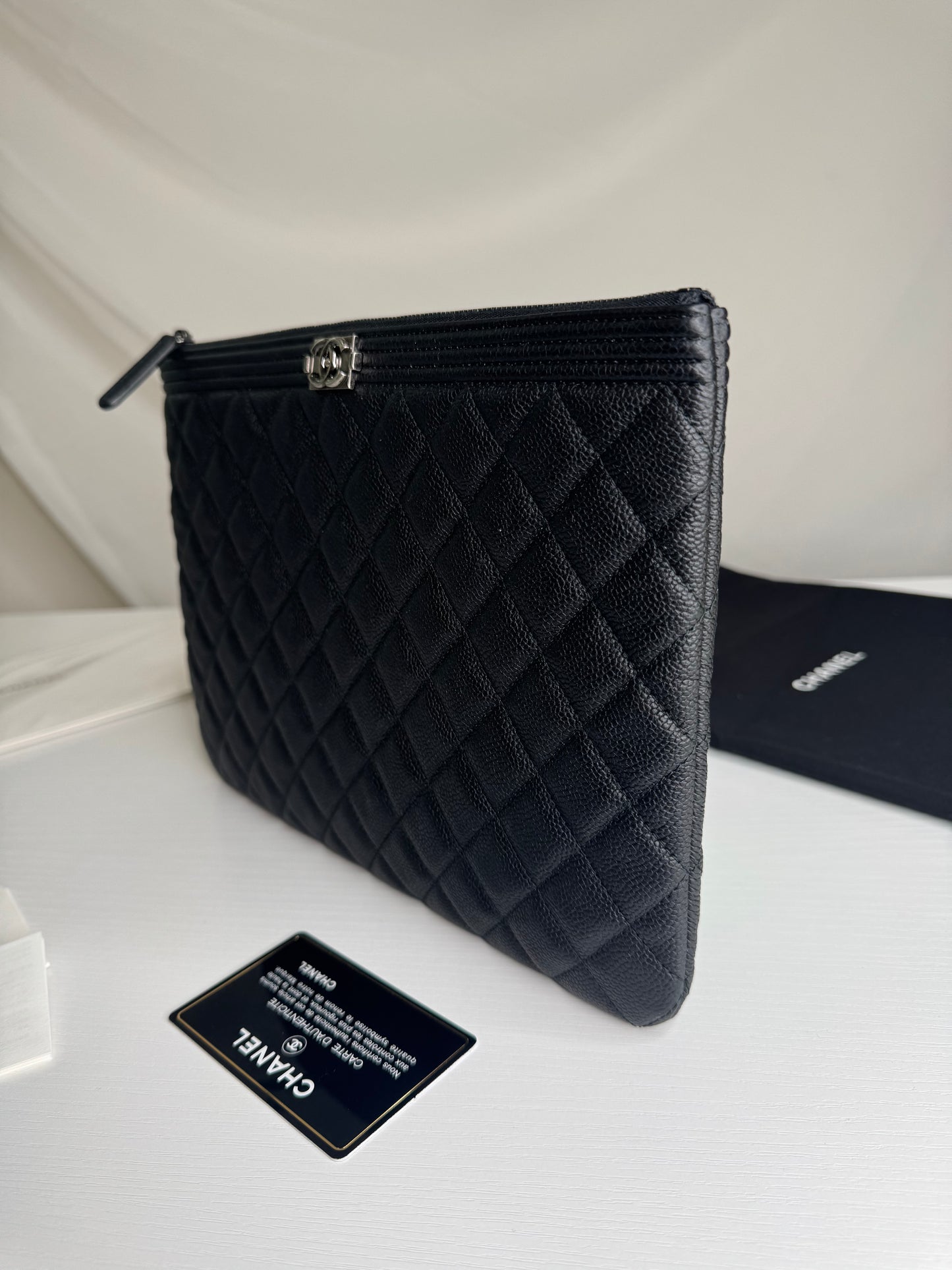Chanel Caviar Boy Ocase medium