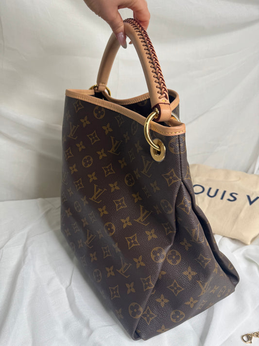 Artsy Monogram New Version