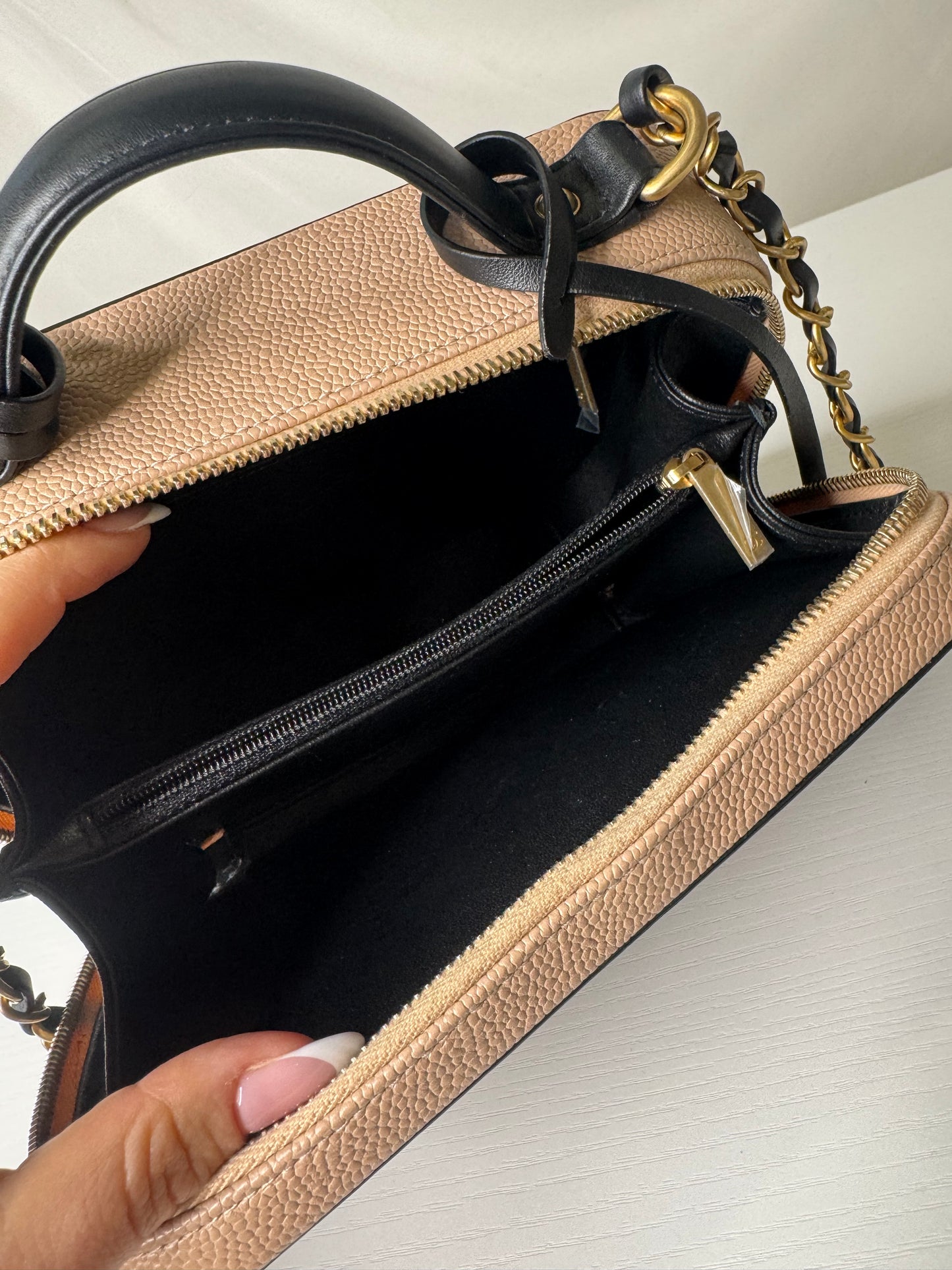 Chanel Caviar Medium Filigree