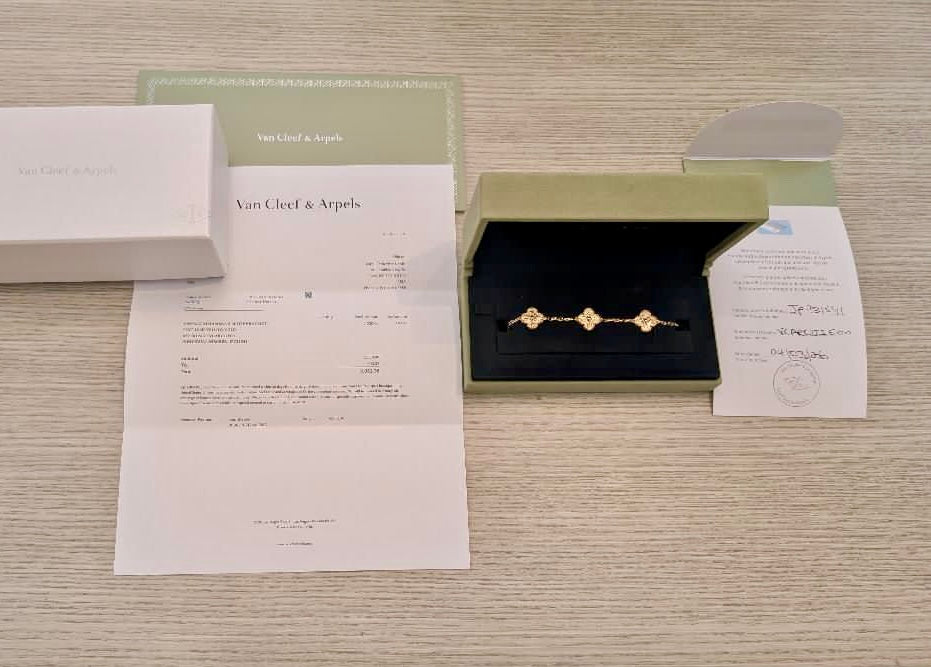 VCA Gold 5 Motif Hammered Bracelet