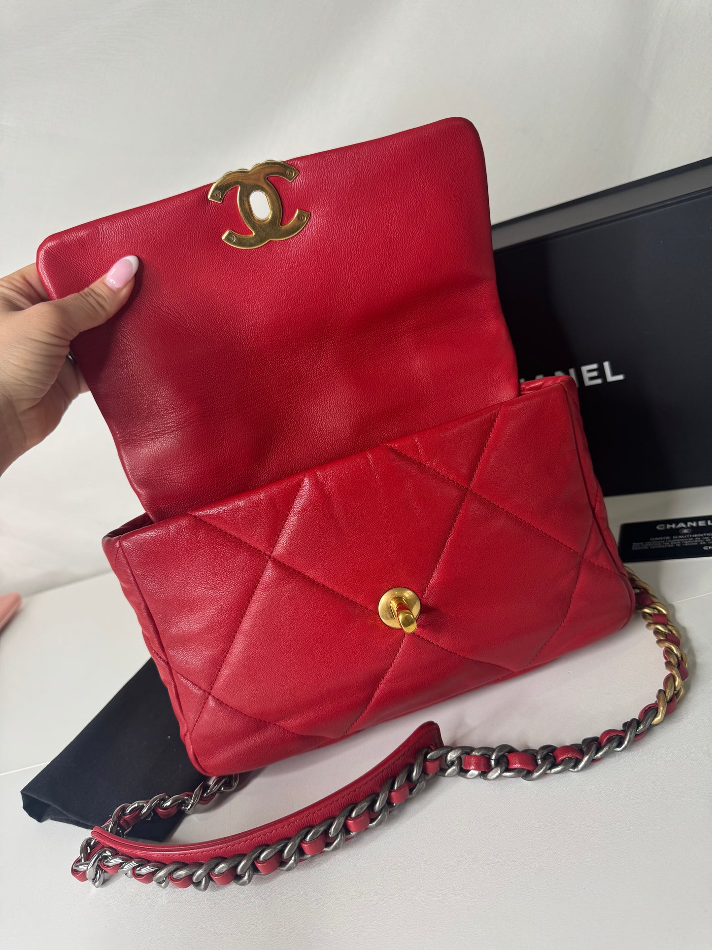 Chanel 19 Small/Medium