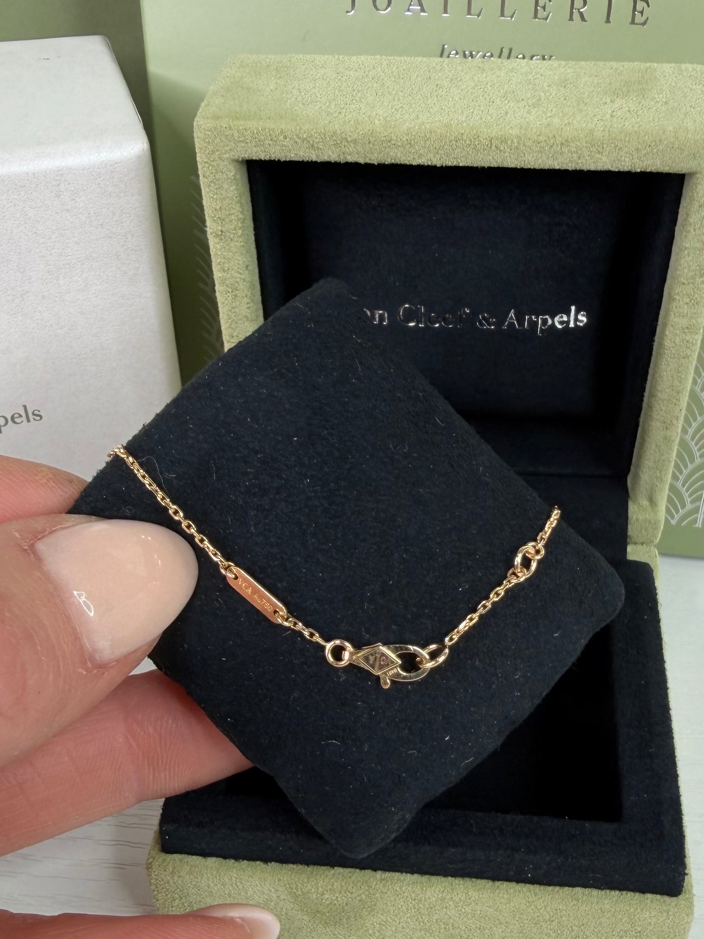 VCA MOP Sweetheart Bracelet