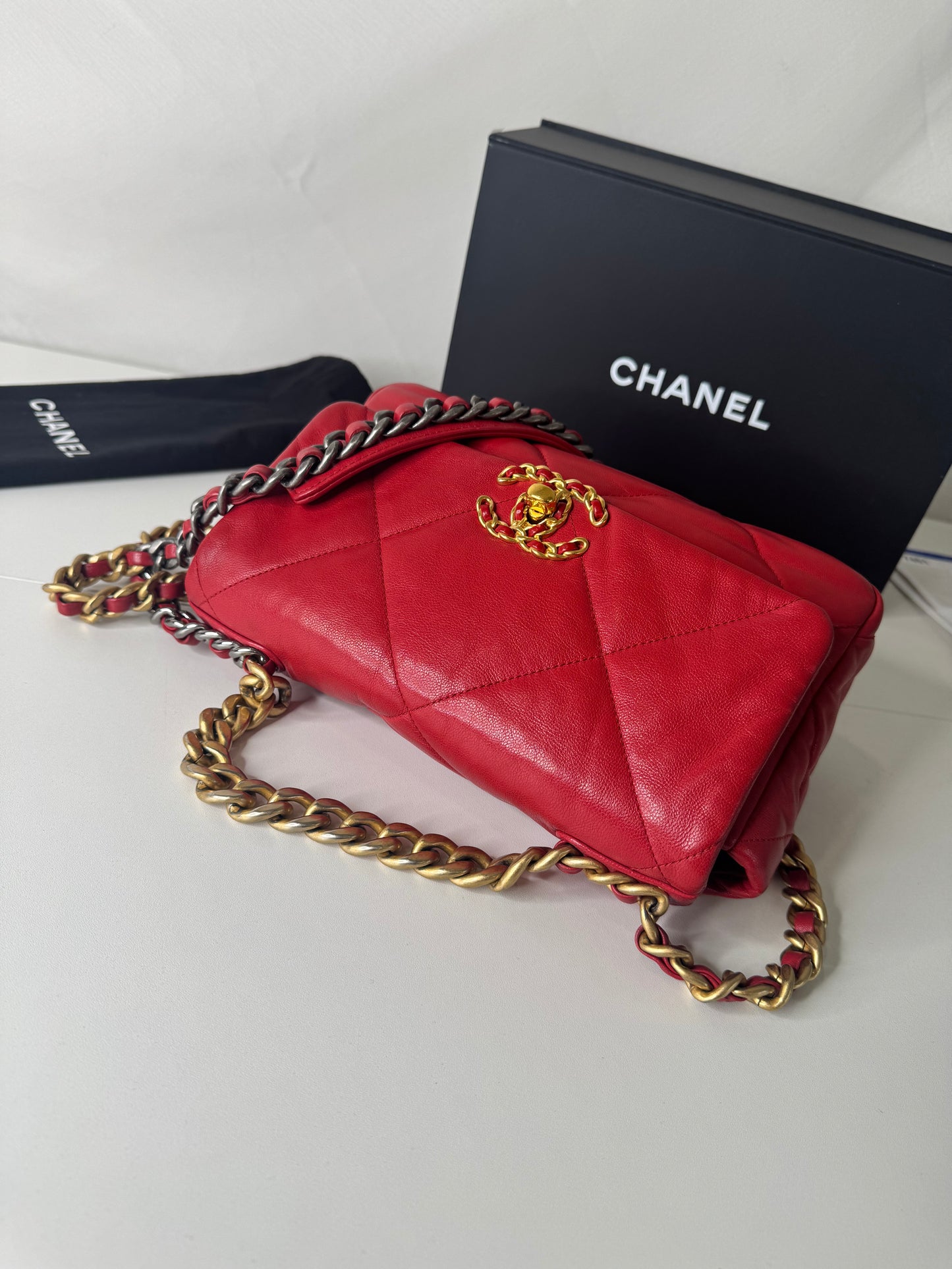 Chanel 19 Small/Medium
