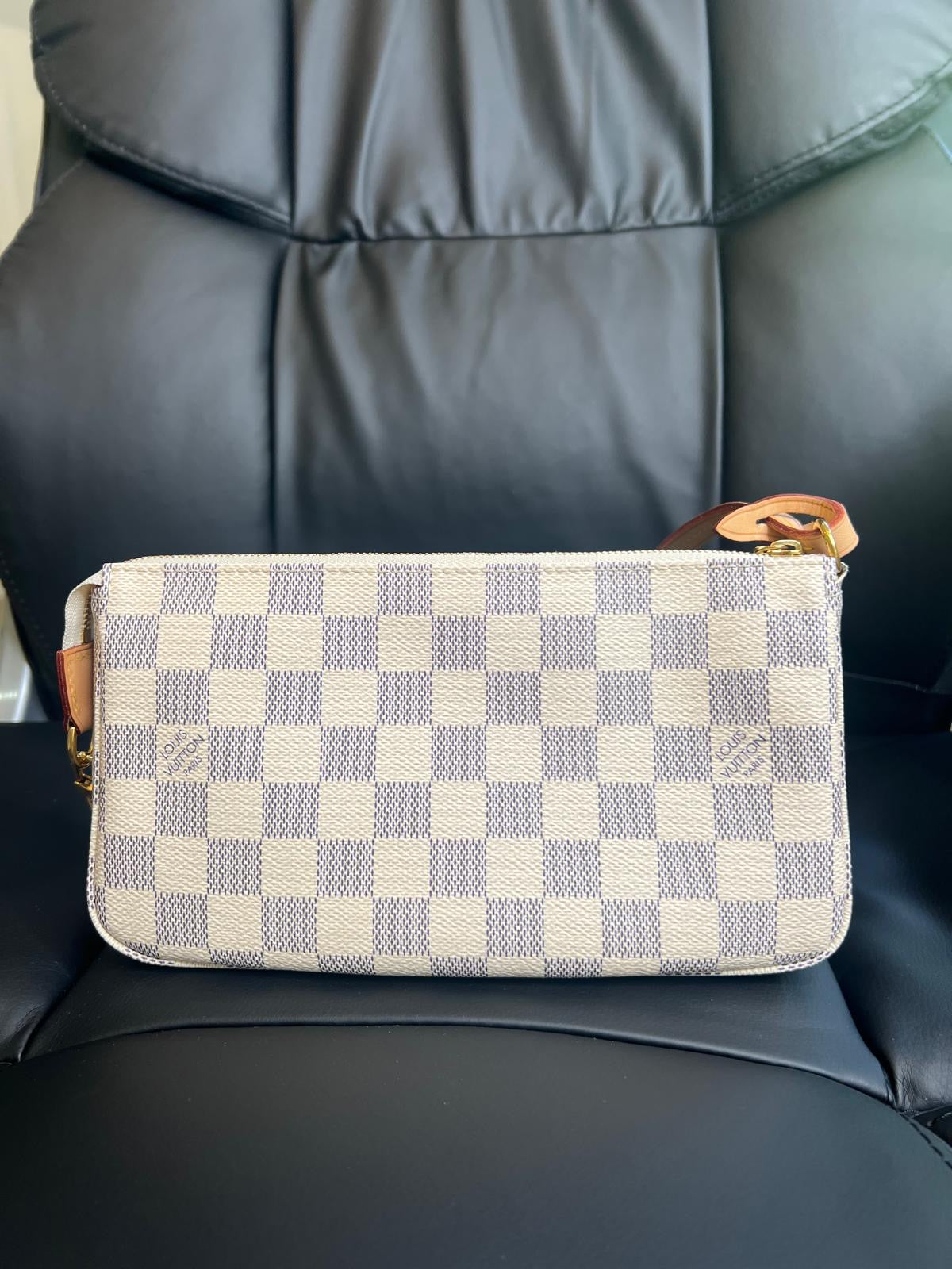 NM Pochette Azur