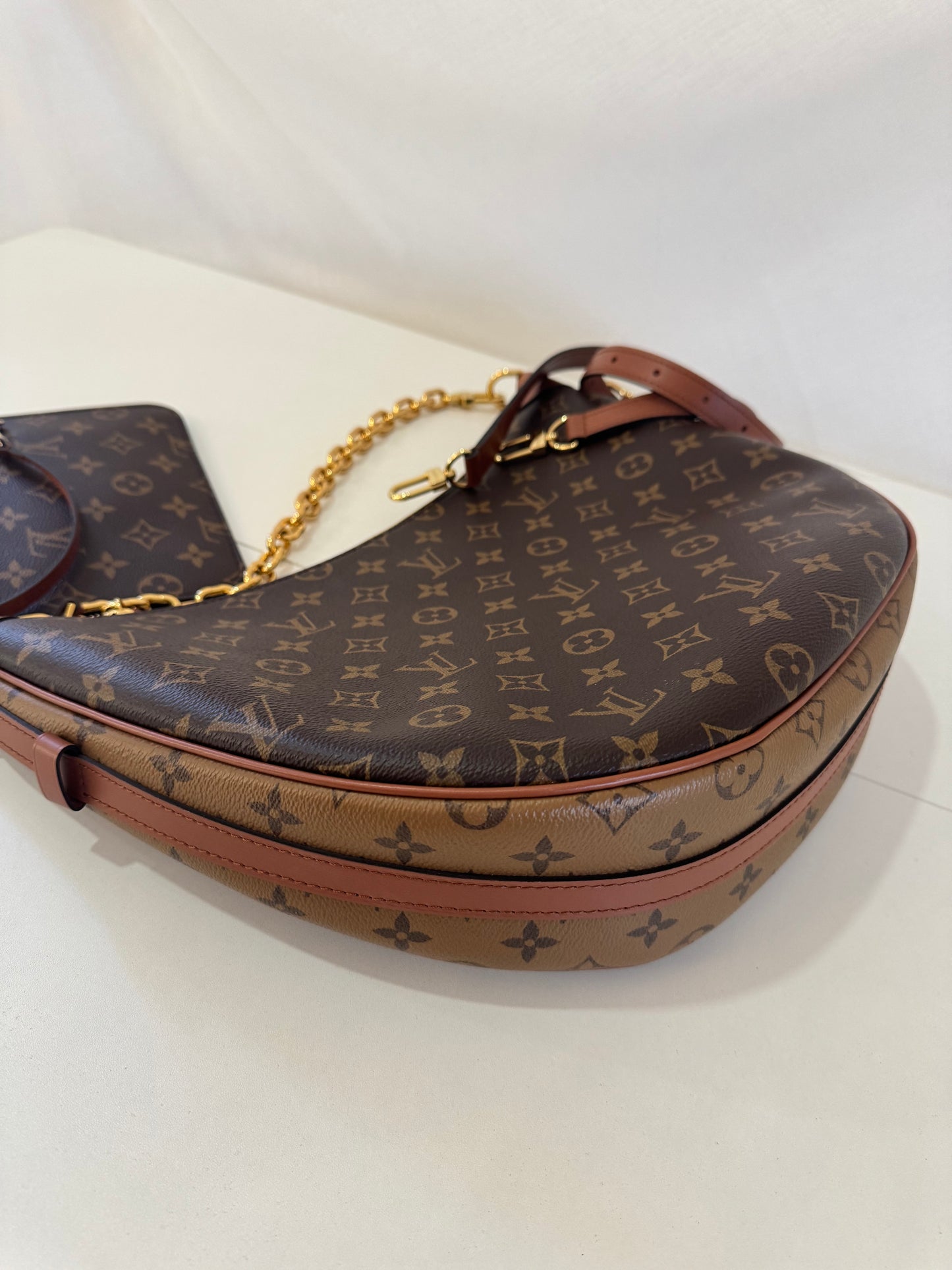 Loop Hobo with pouch