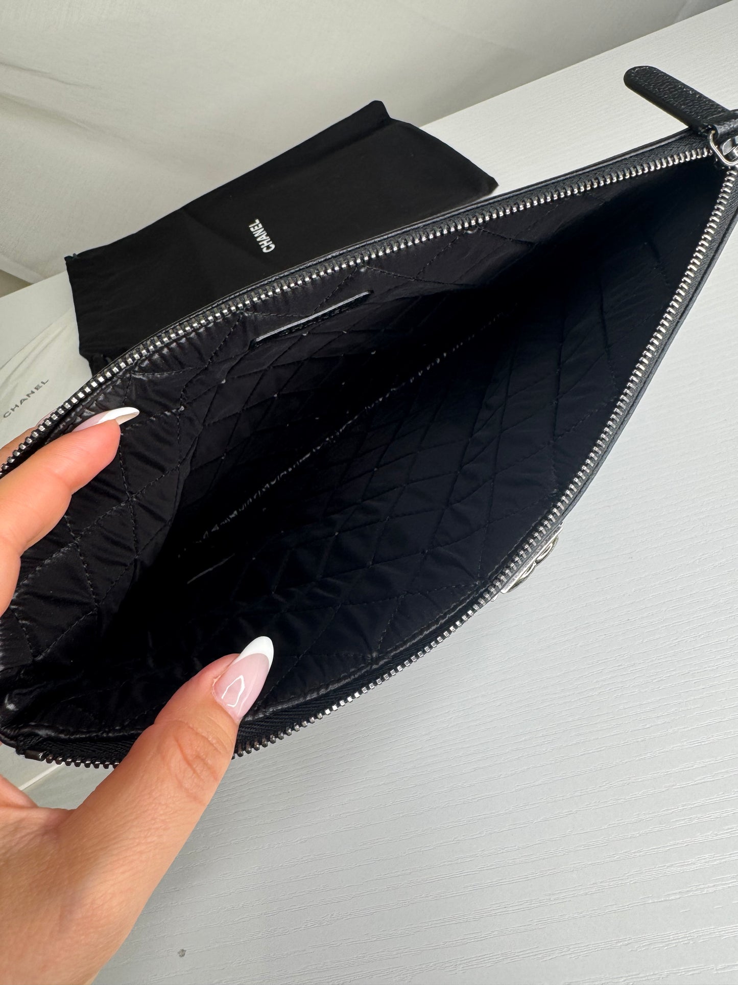 Chanel Caviar Boy Ocase medium