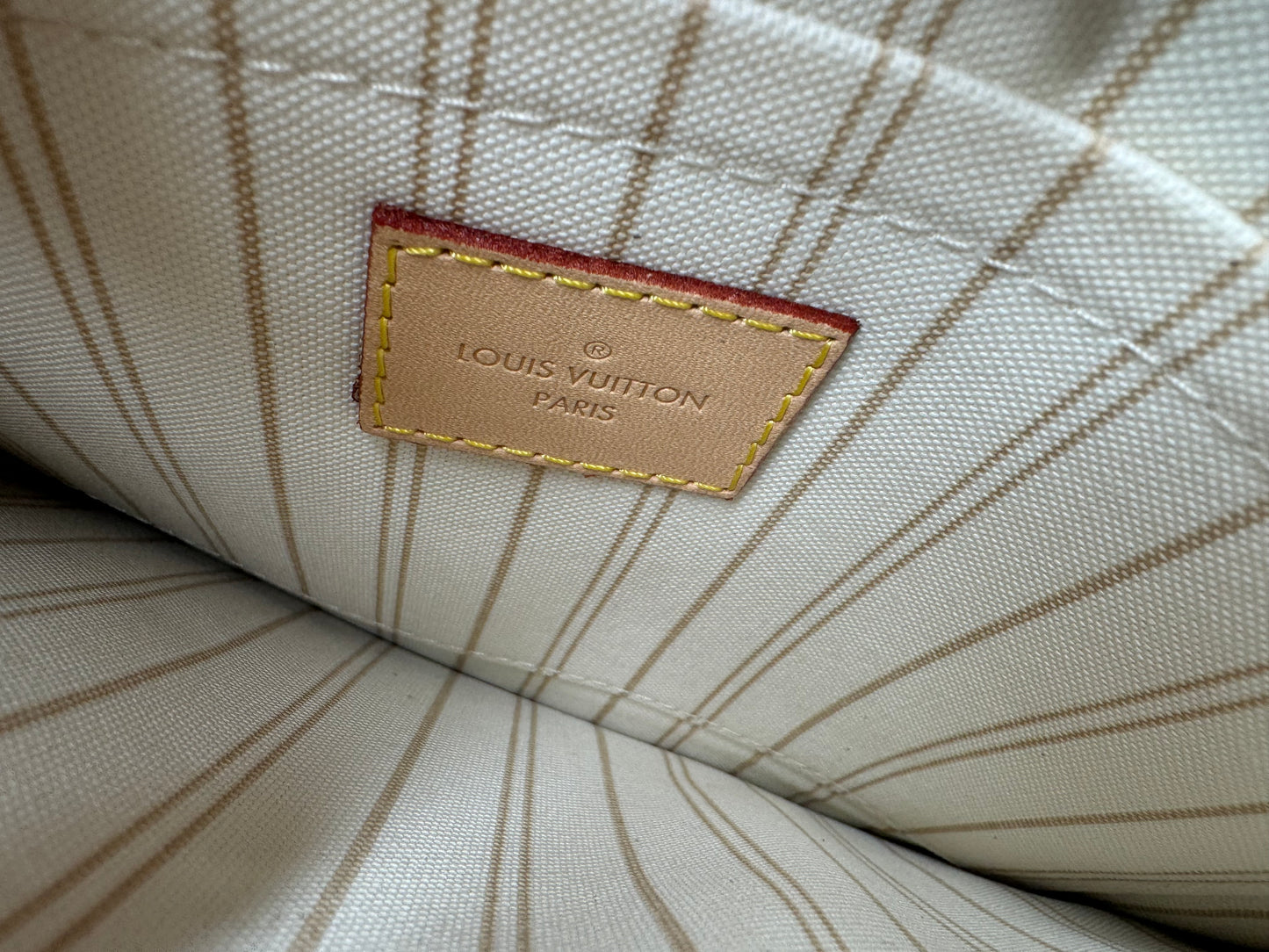 Neverfull MM Pouch Azur