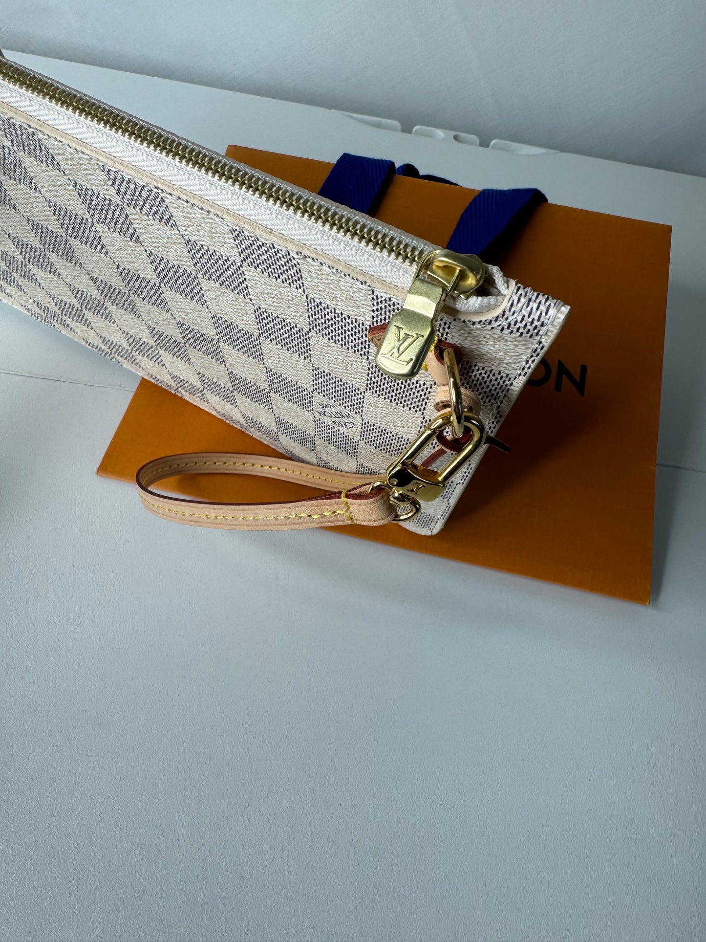 Neverfull MM Pouch Azur