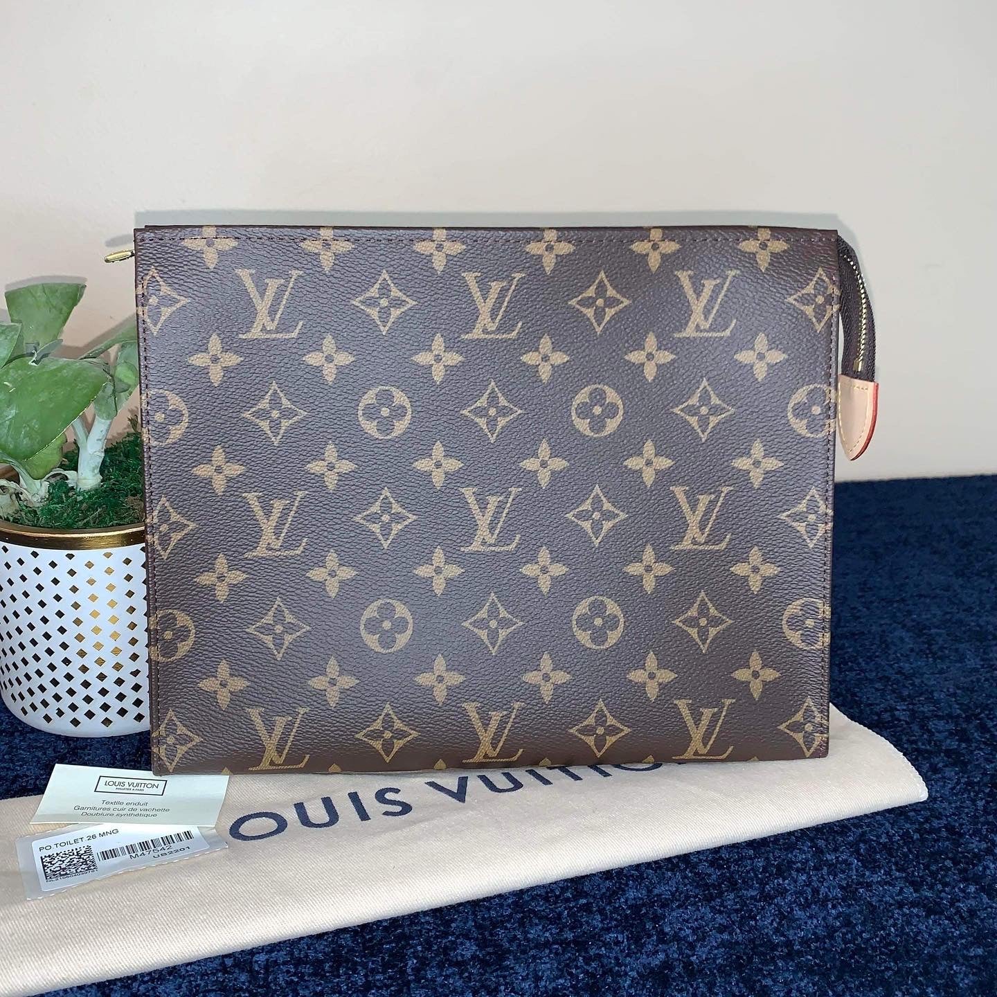 SOLD!! Toiletry 26