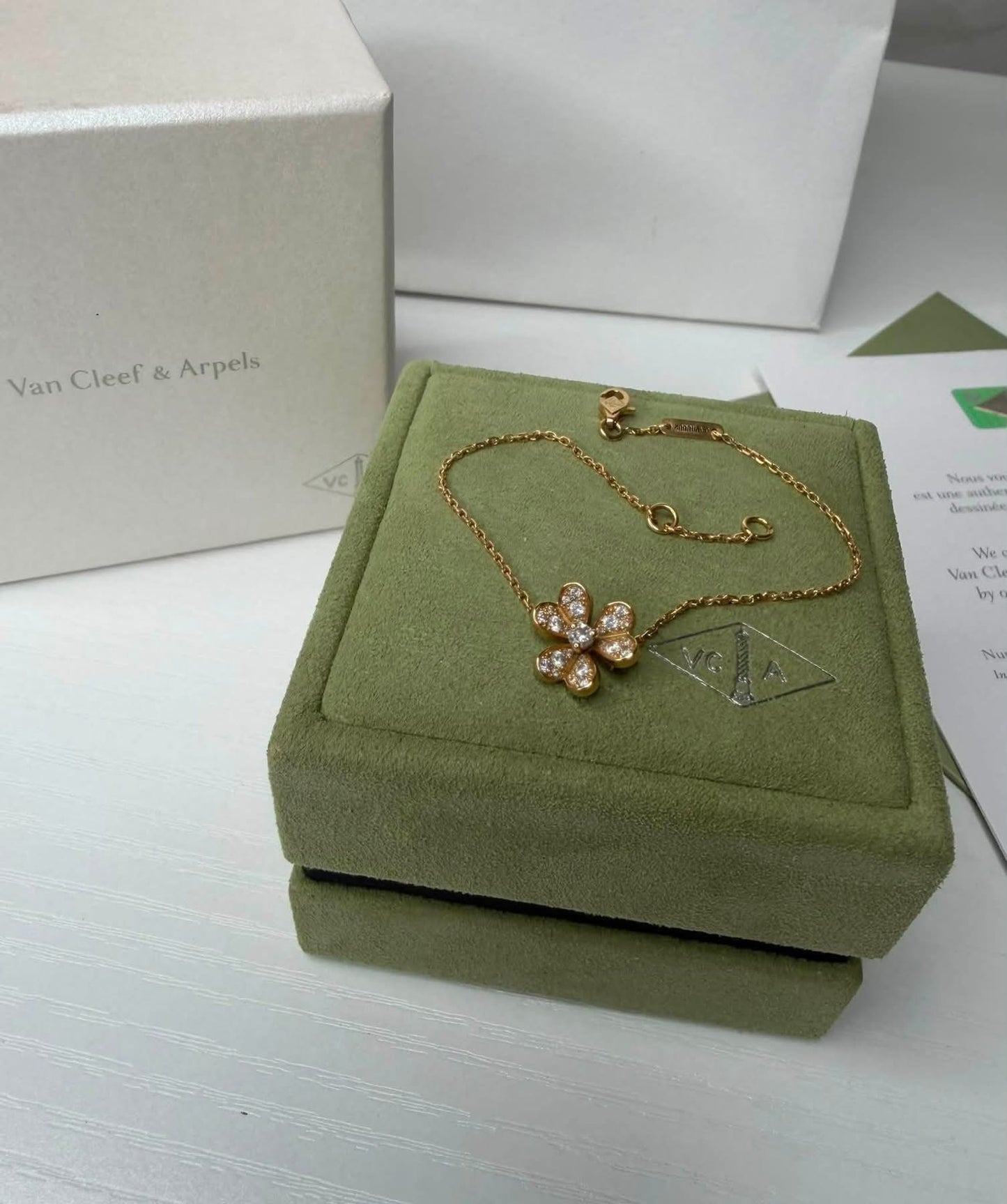 VCA 18k Privole Mini Bracelet