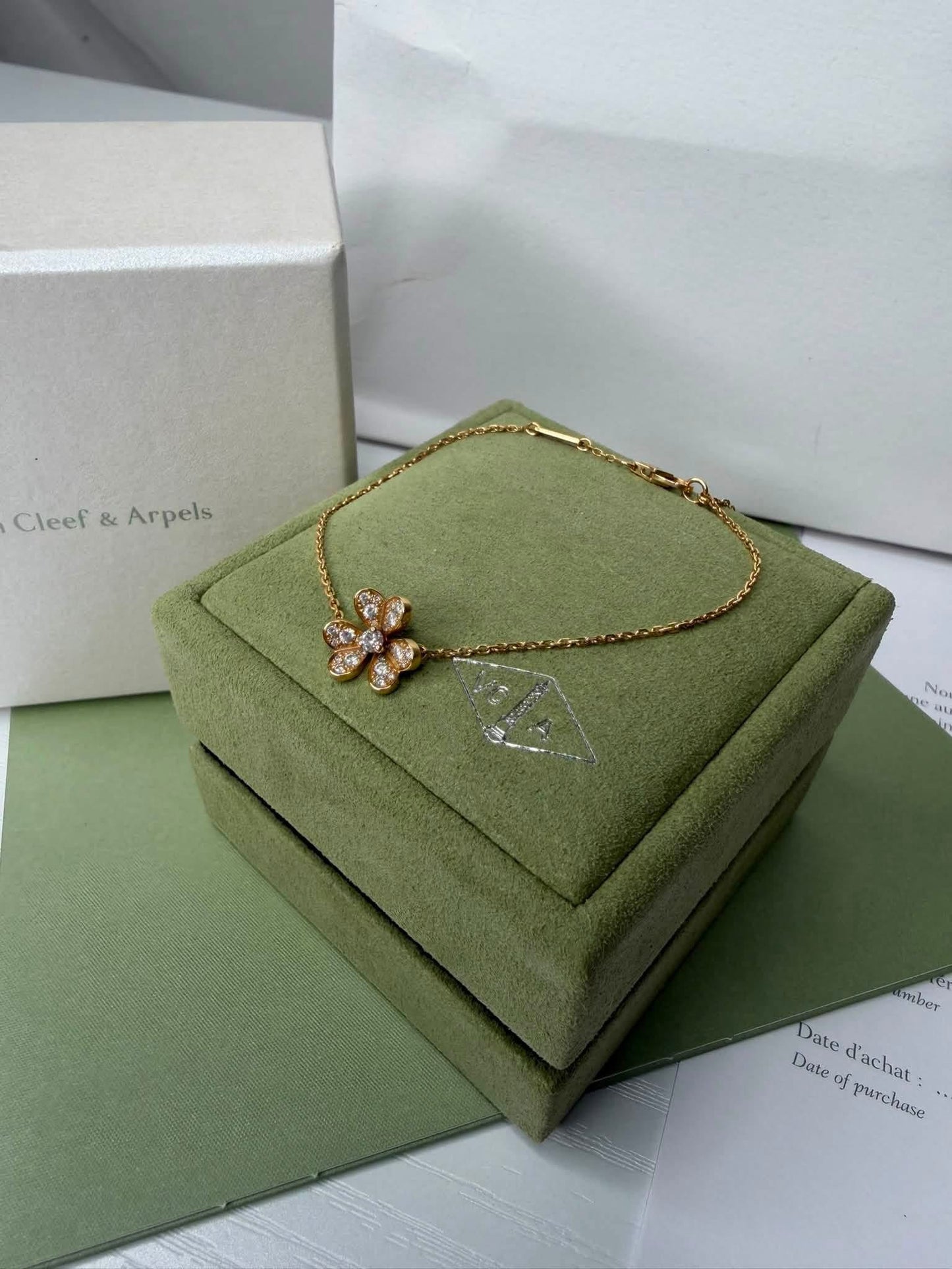 VCA 18k Privole Mini Bracelet