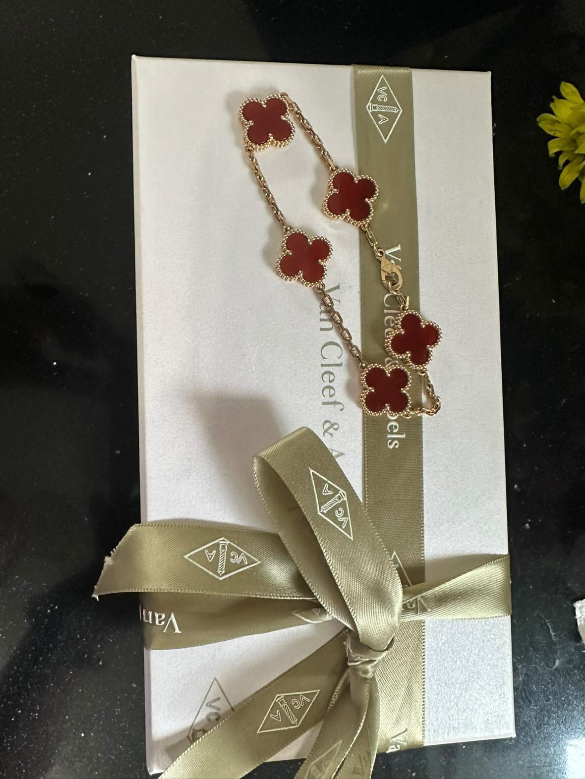 18K Yellow Gold Carnelian 5 Motifs Vintage Alhambra Bracelet