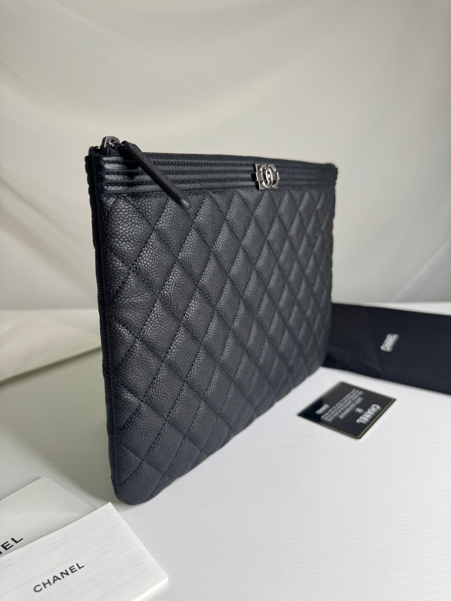 Chanel Caviar Boy Ocase medium