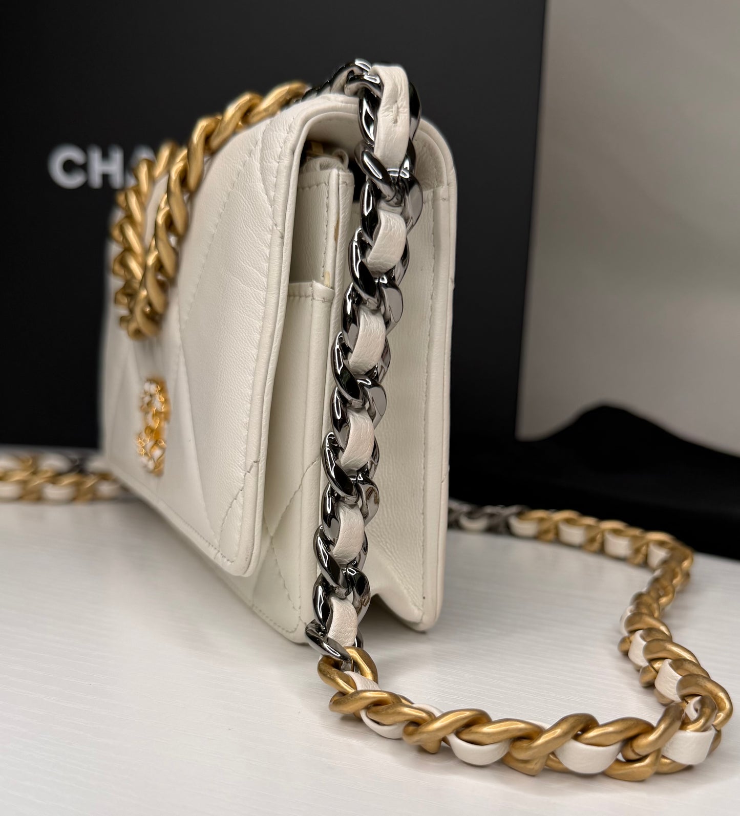 Chanel 19 WOC White