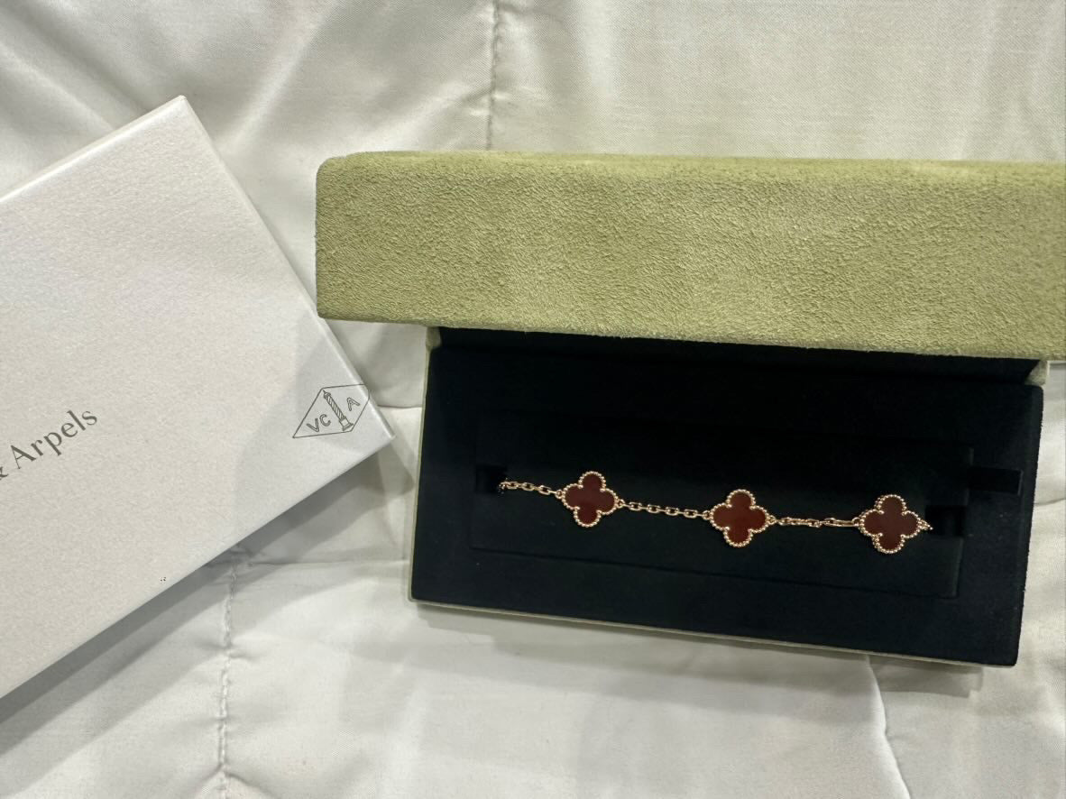 18K Yellow Gold Carnelian 5 Motifs Vintage Alhambra Bracelet
