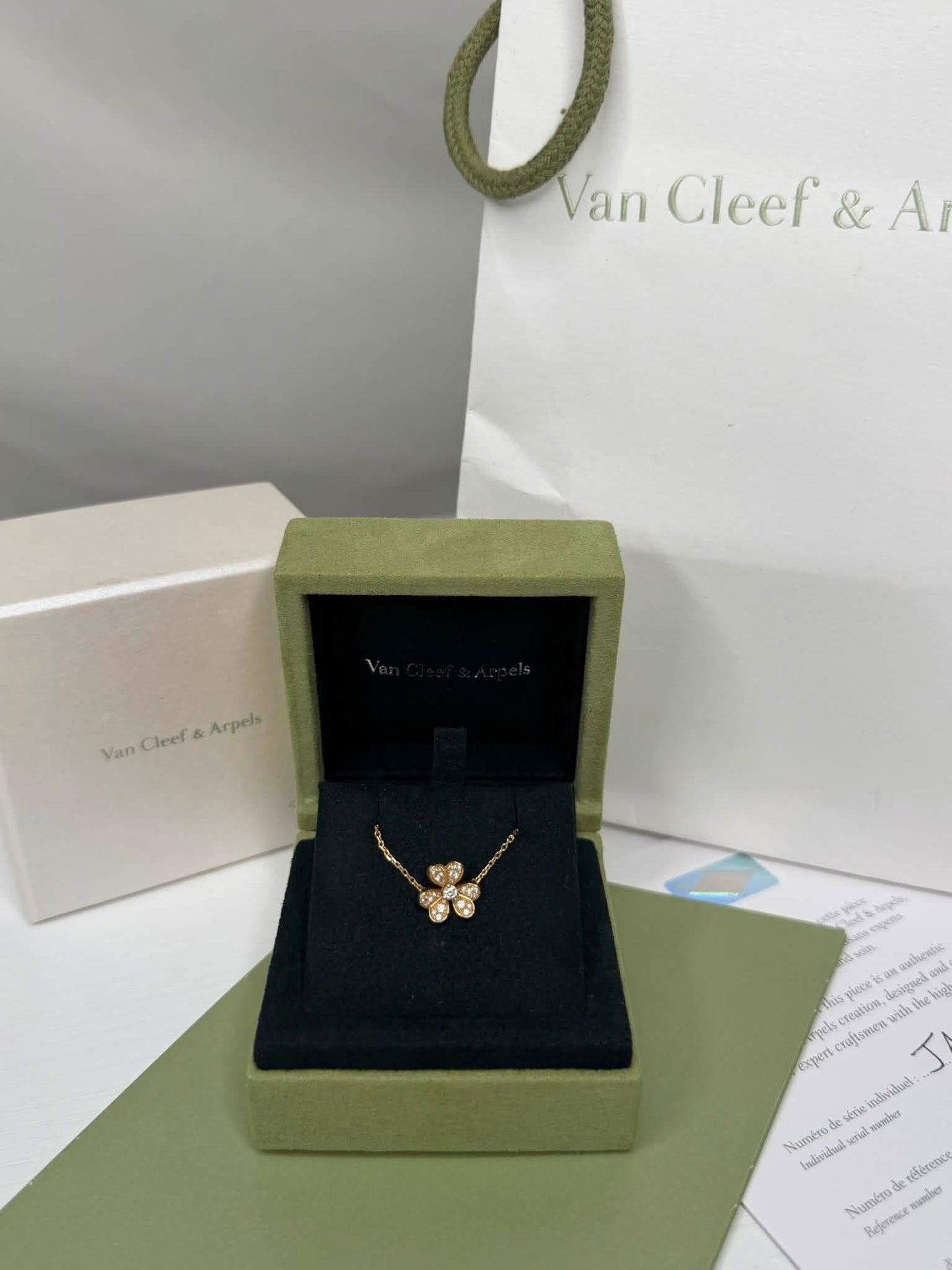 VCA 18k Privole Mini Bracelet