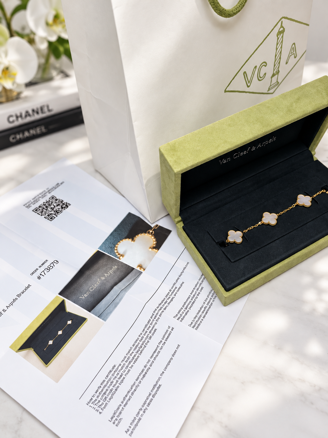 VCA MOP 5 Motifs 18k Gold Bracelet
