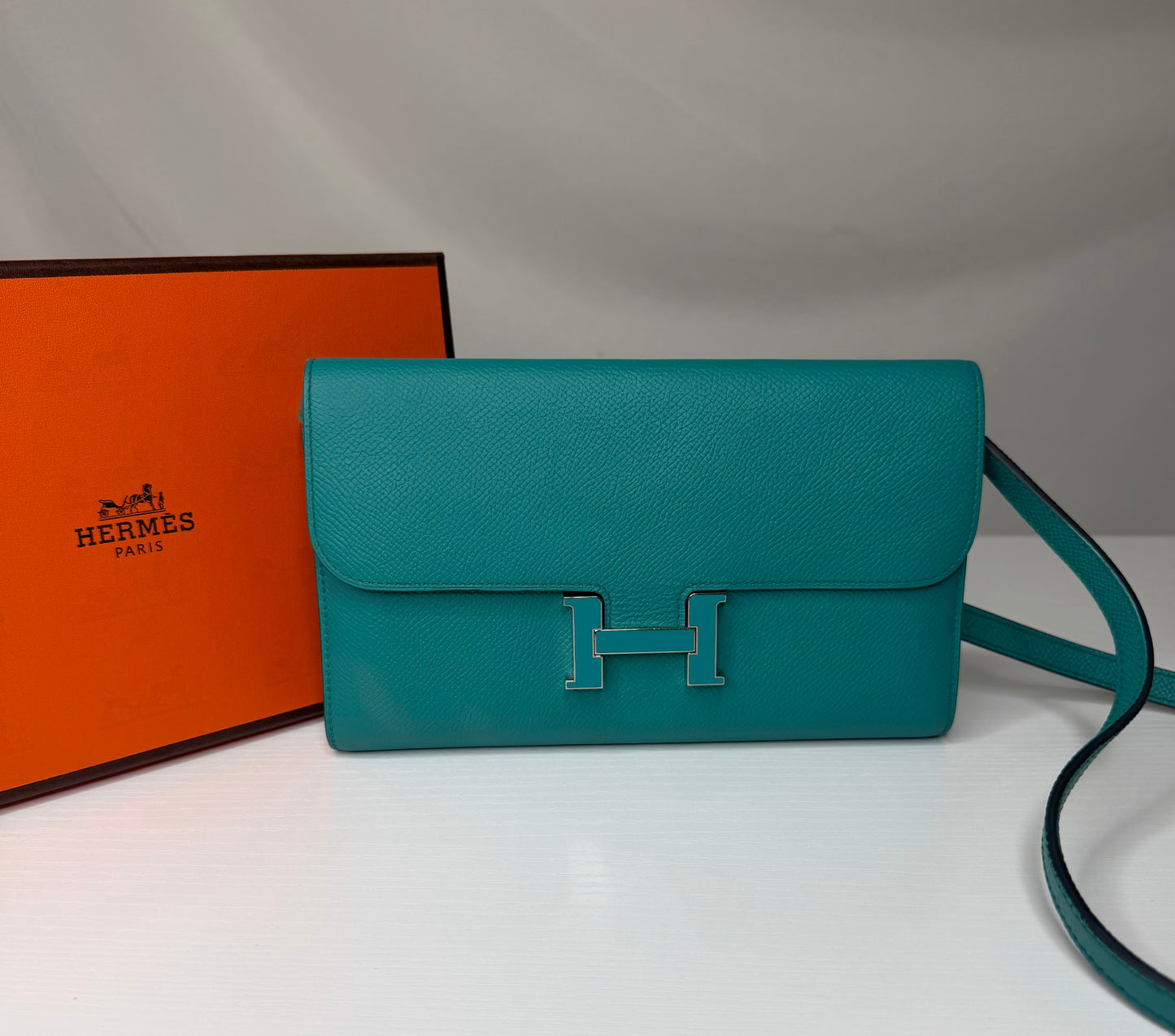 Hermes Constance to Go