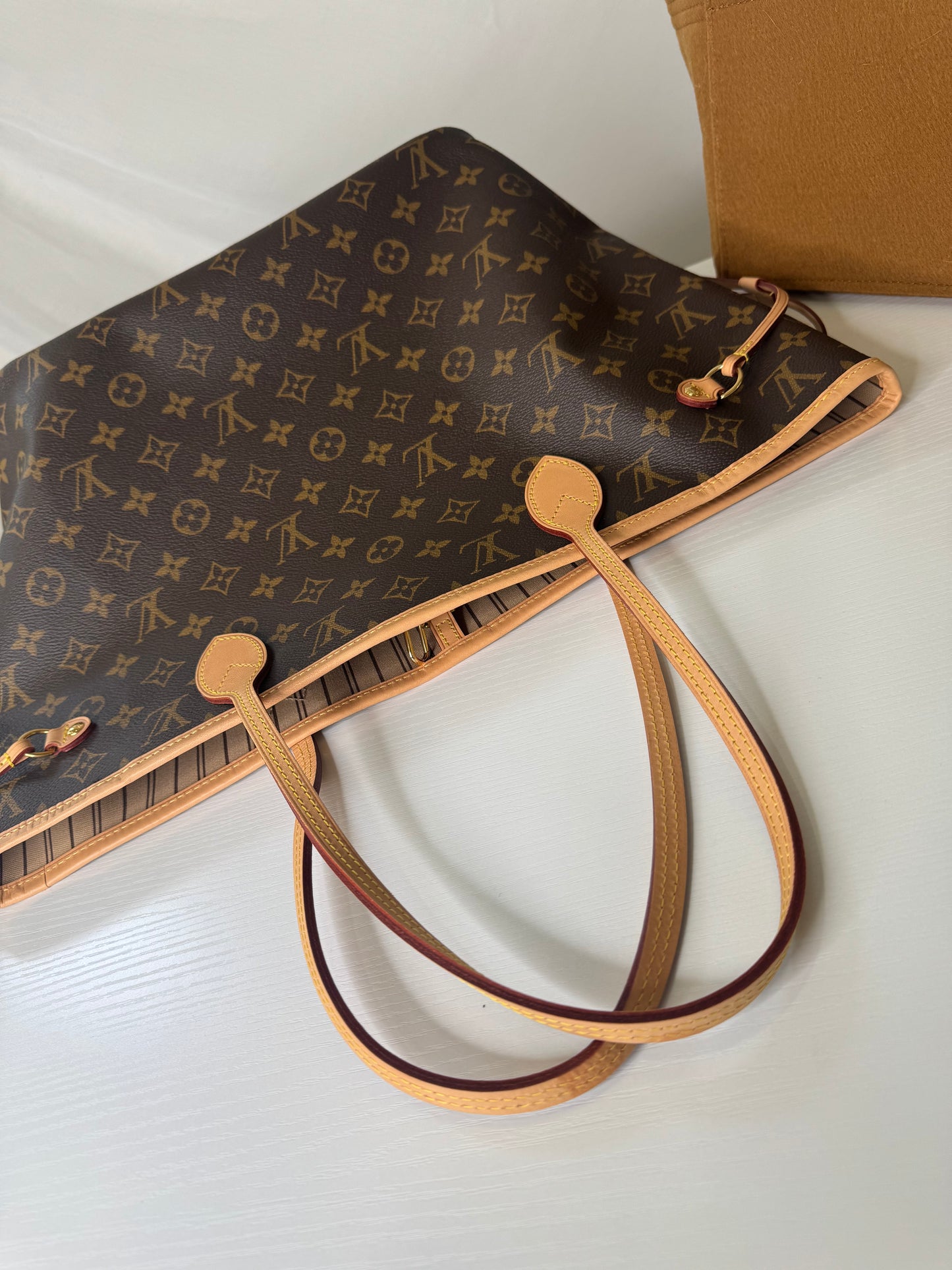 Neverfull MM Monogram Classic Beige