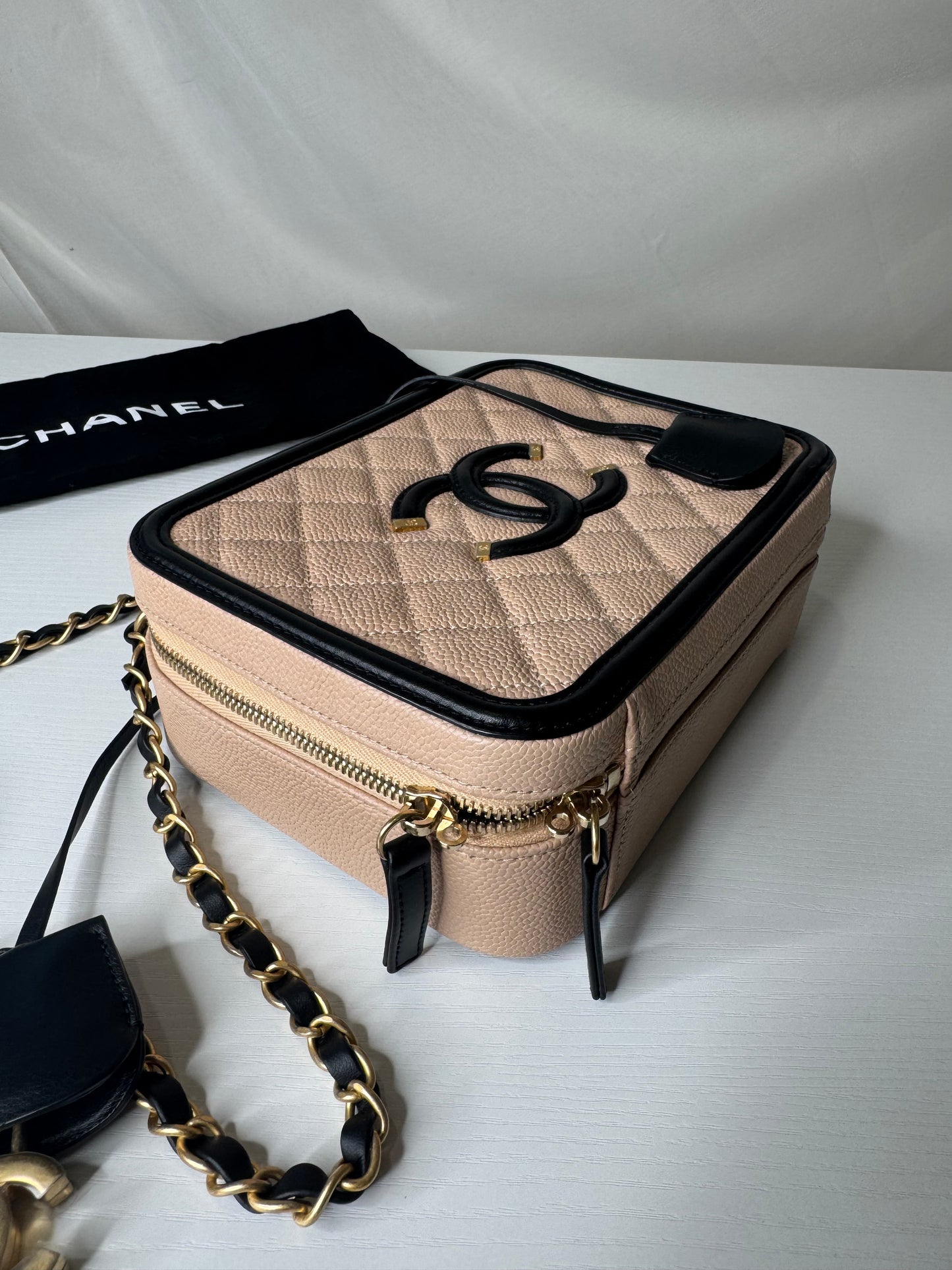 Chanel Caviar Medium Filigree