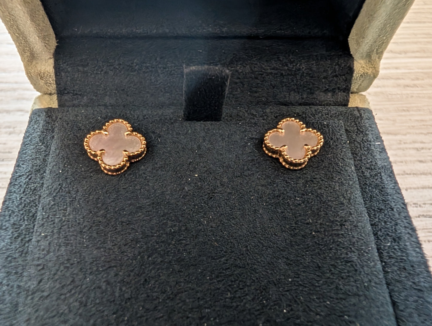 VCA Sweet MOP Earrings