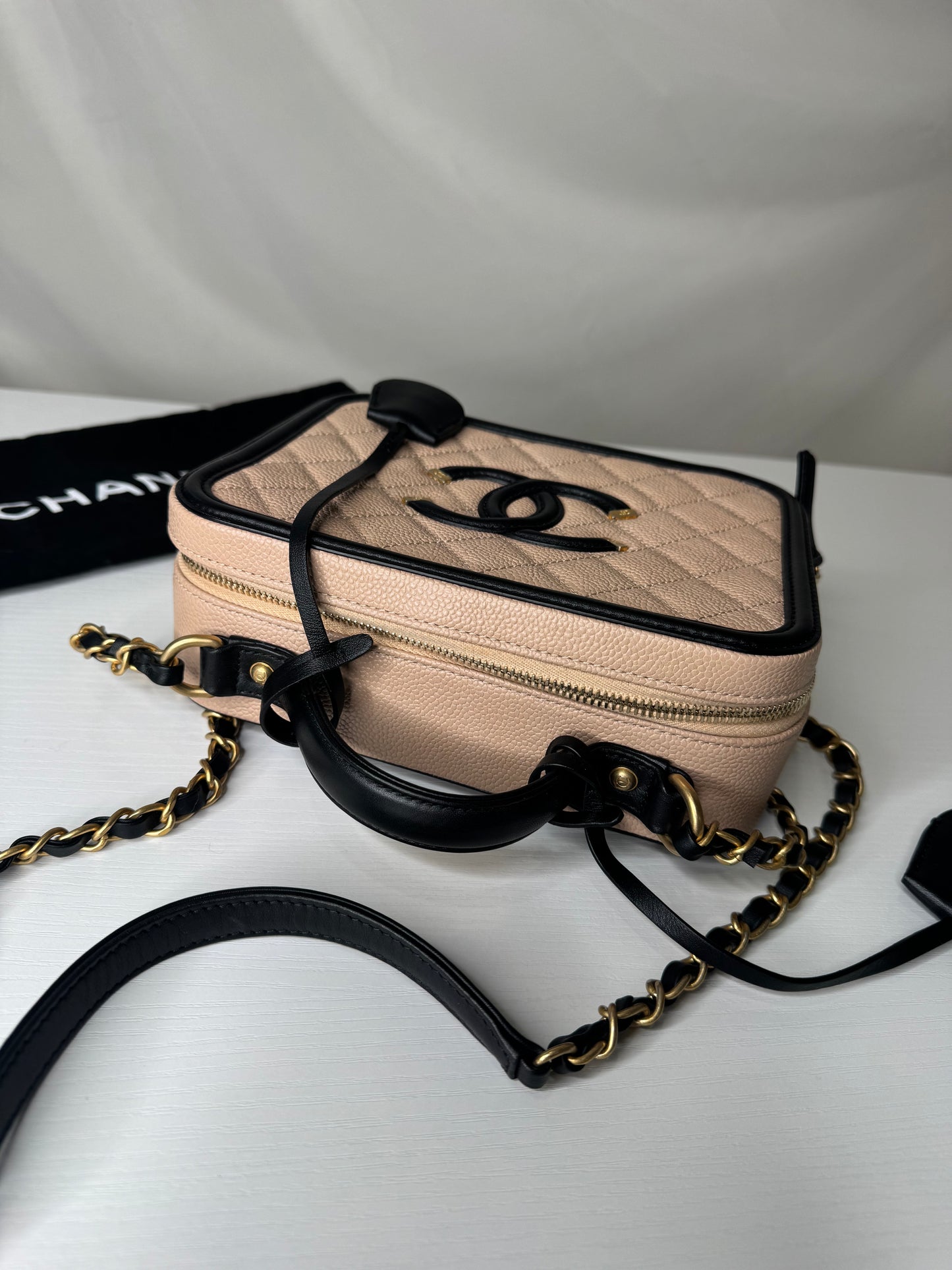 Chanel Caviar Medium Filigree