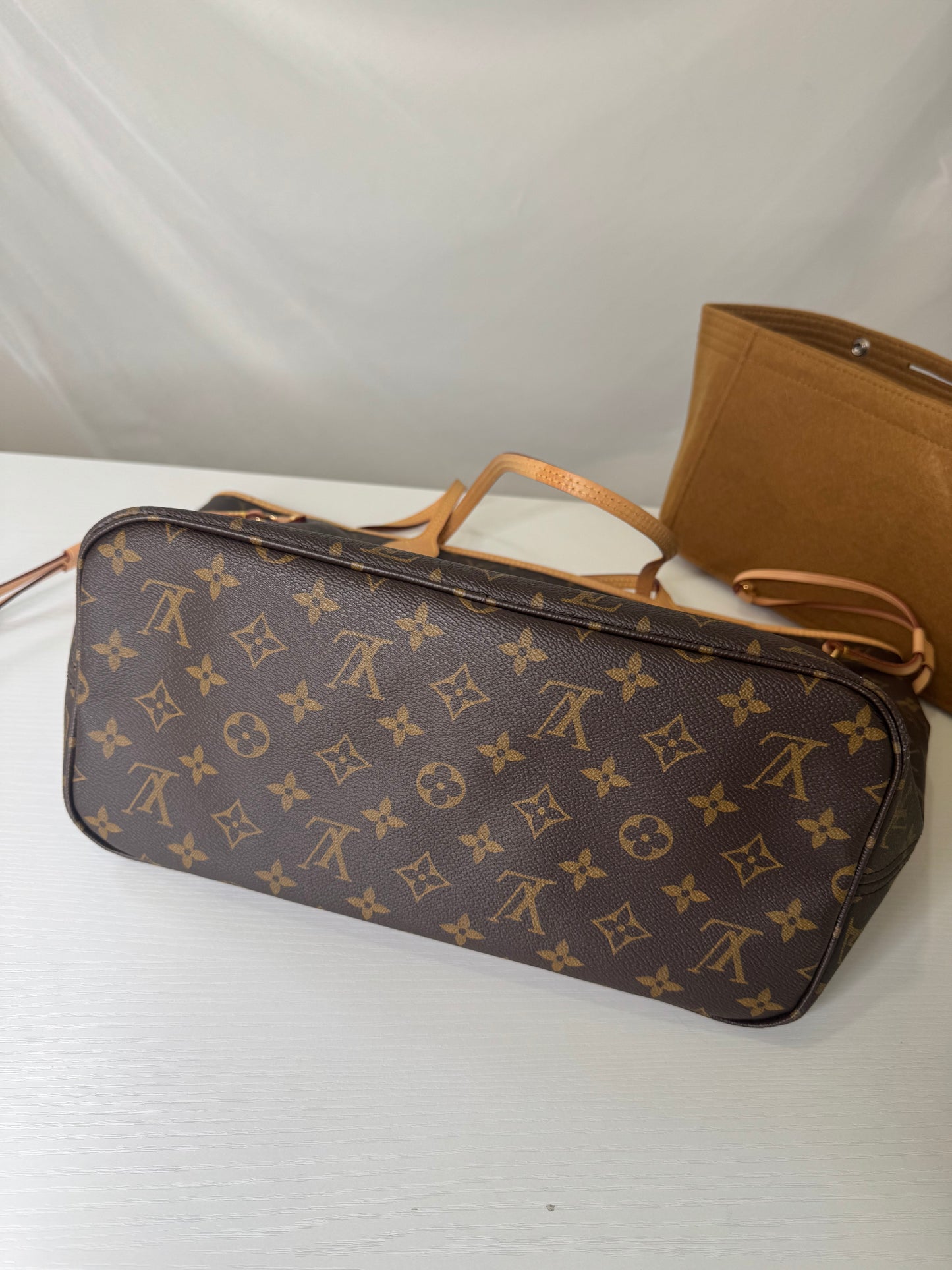 Neverfull MM Monogram Classic Beige