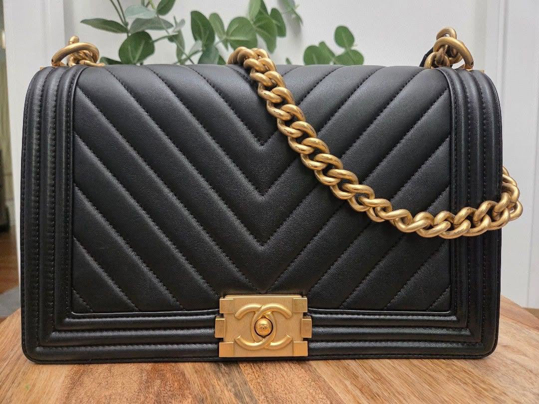 Chanel Boy Chevron New Medium