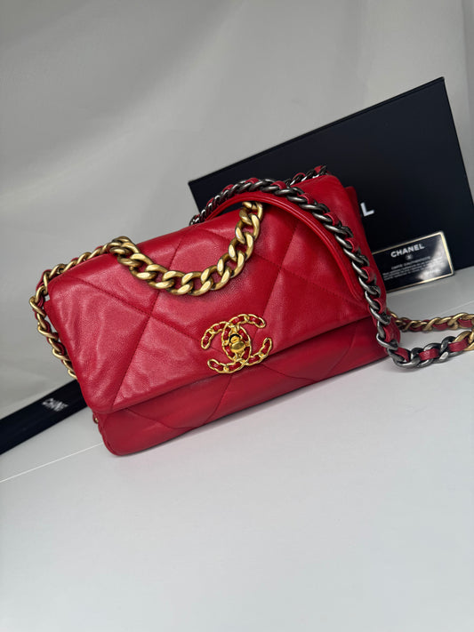 Chanel 19 Small/Medium