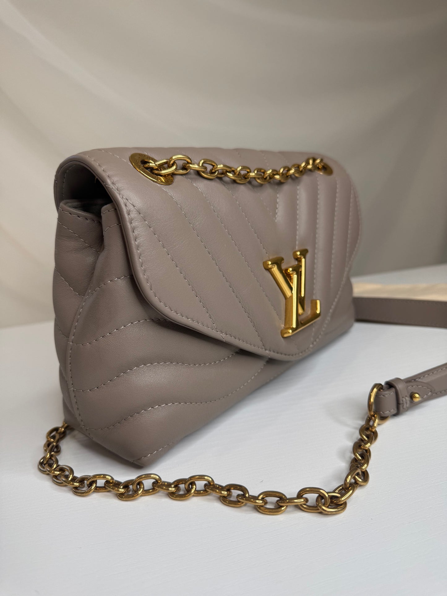 LV  New Wave Chain Bag Taupe