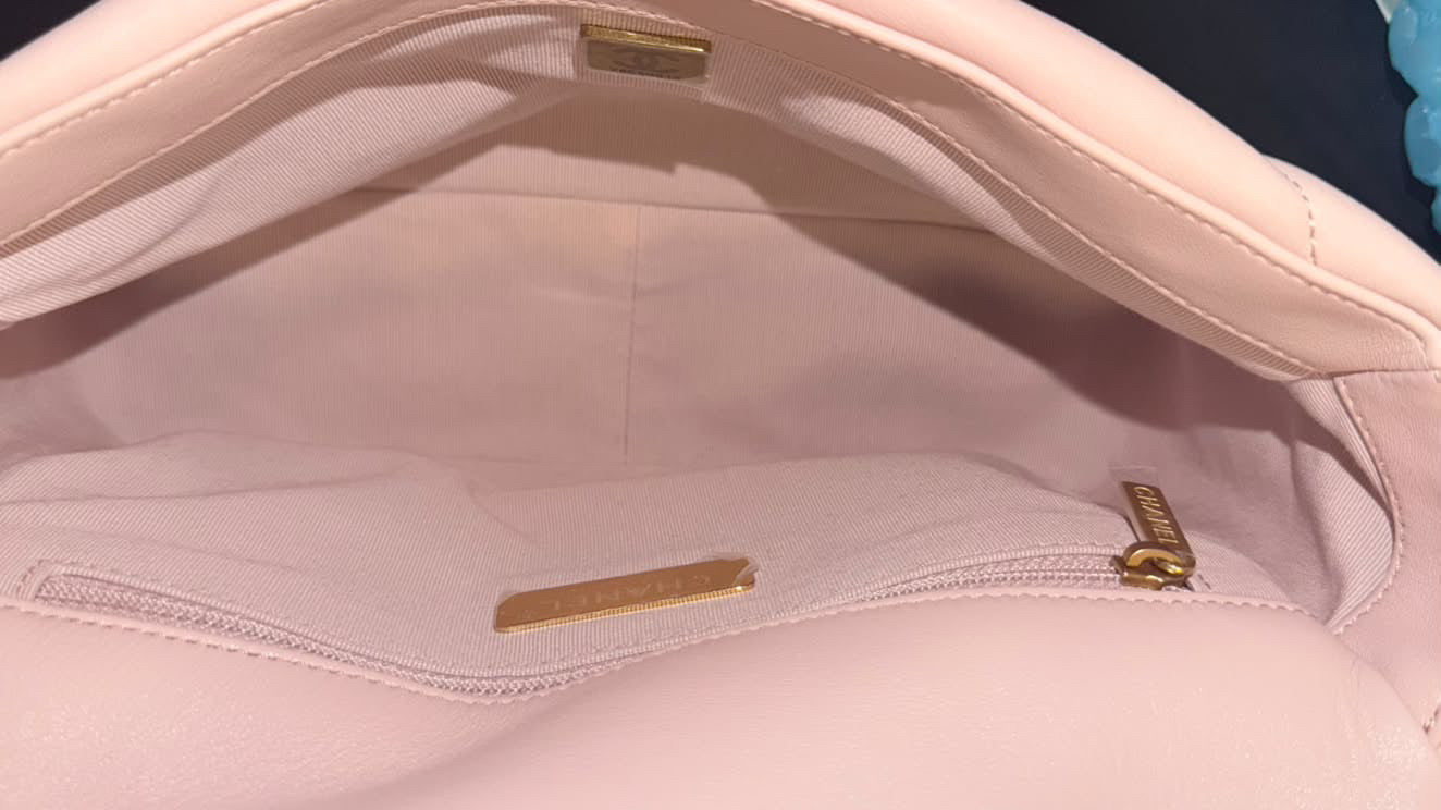 Chanel 19 Pink Medium