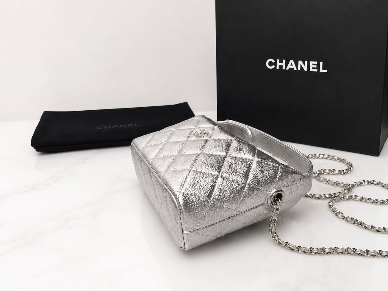 Chanel Caviar Quilted Hobo Bags Silver