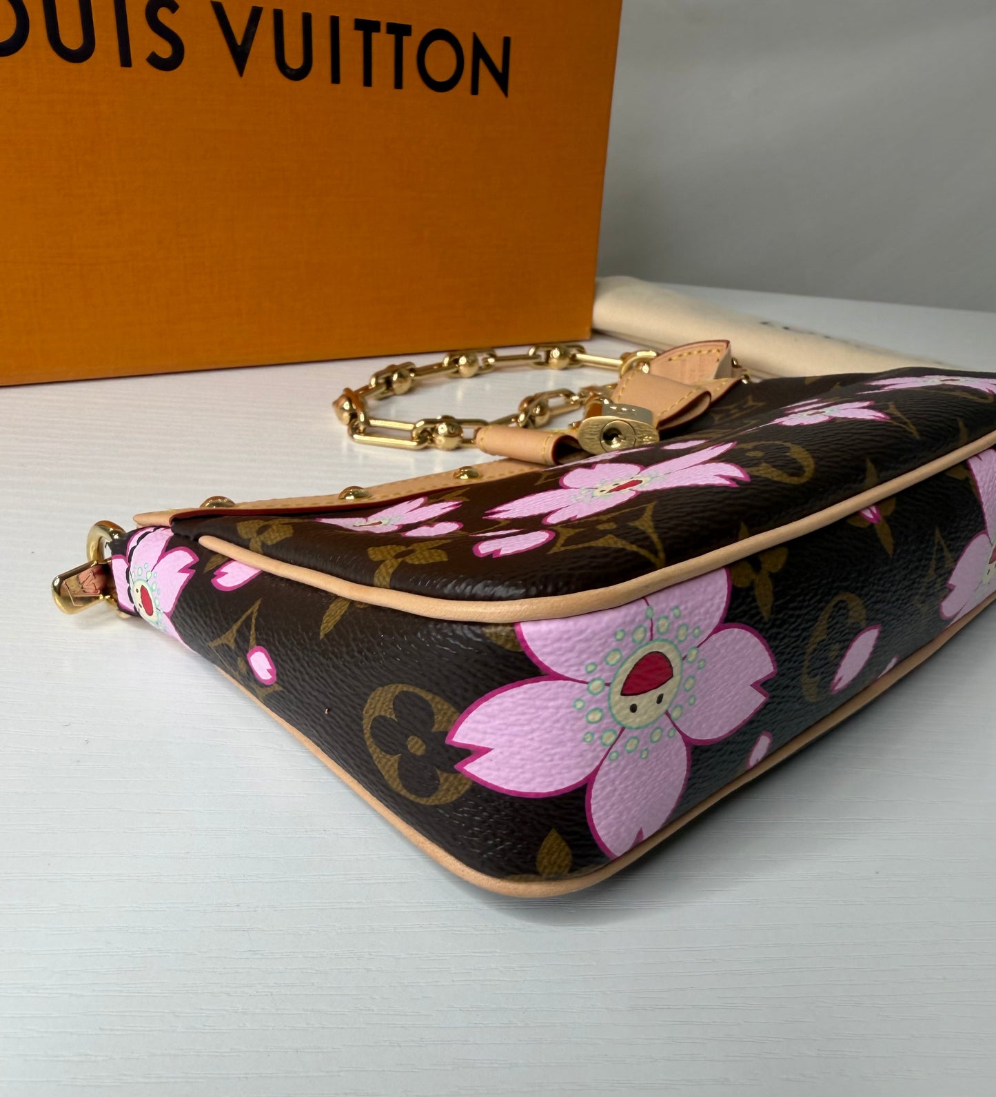 Murakami Blossom Pochette