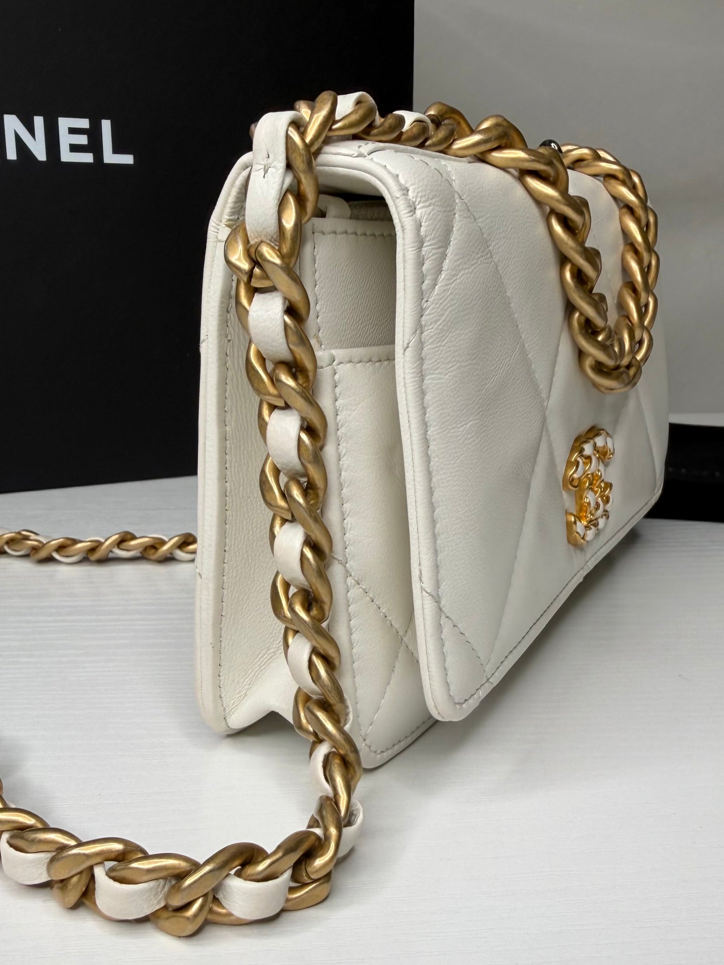 Chanel 19 WOC White