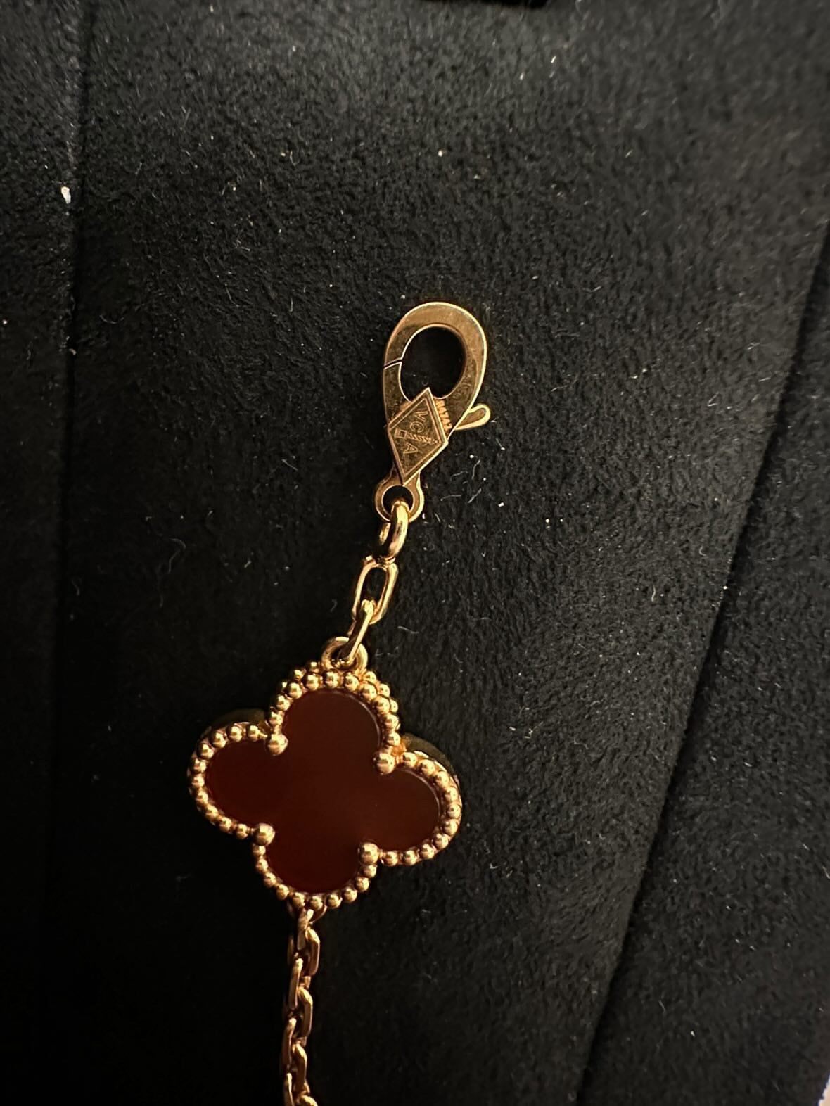 18K Yellow Gold Carnelian 5 Motifs Vintage Alhambra Bracelet