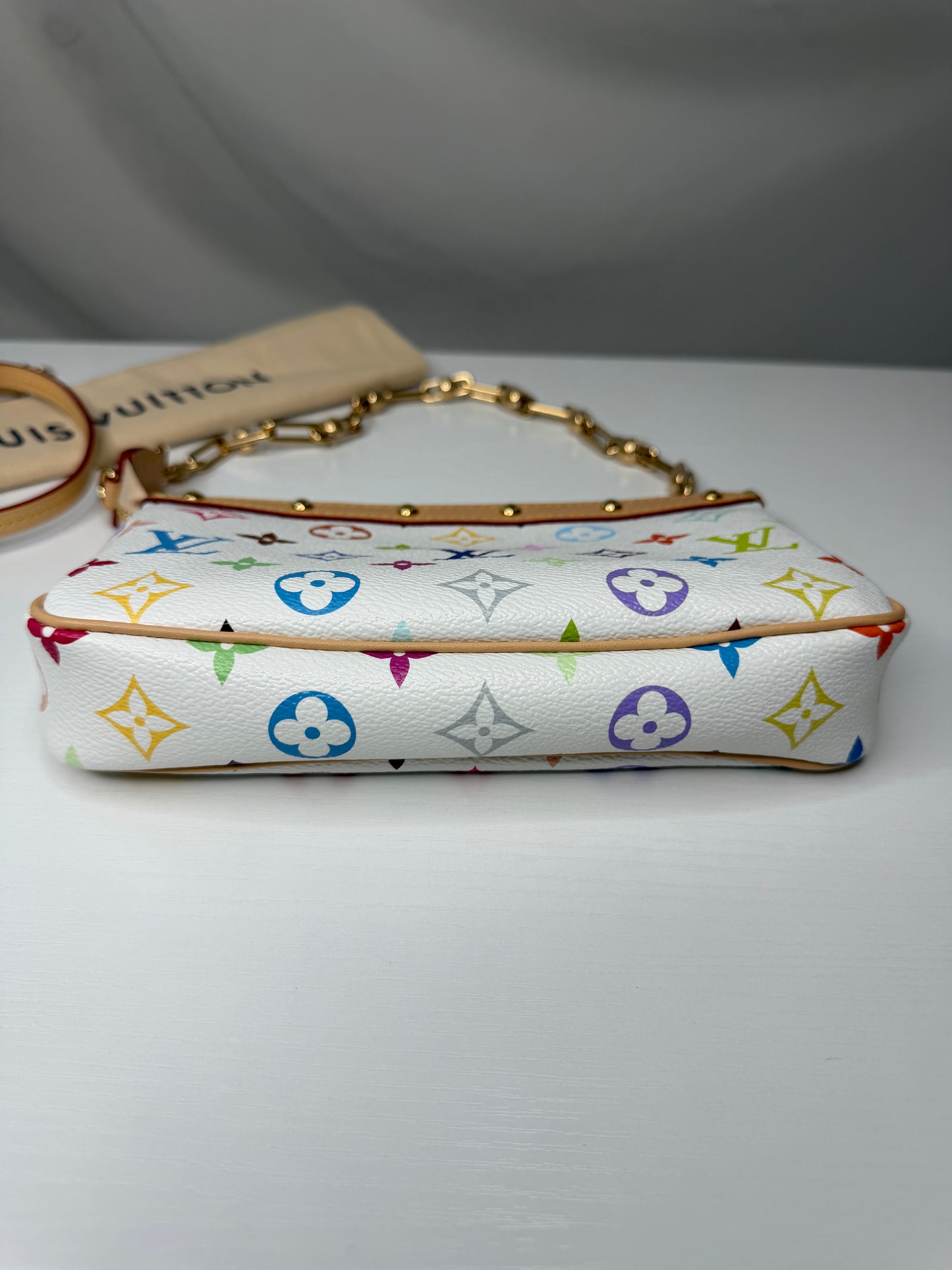 Murakami Pochette