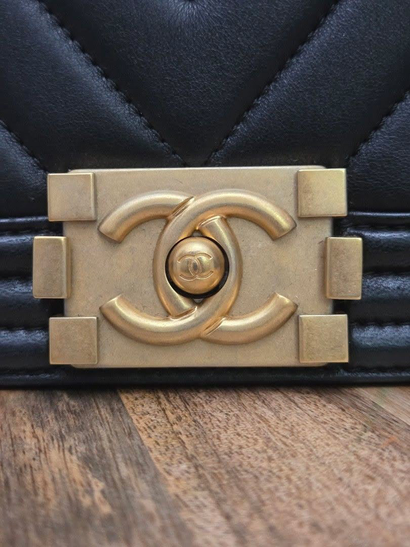 Chanel Boy Chevron New Medium