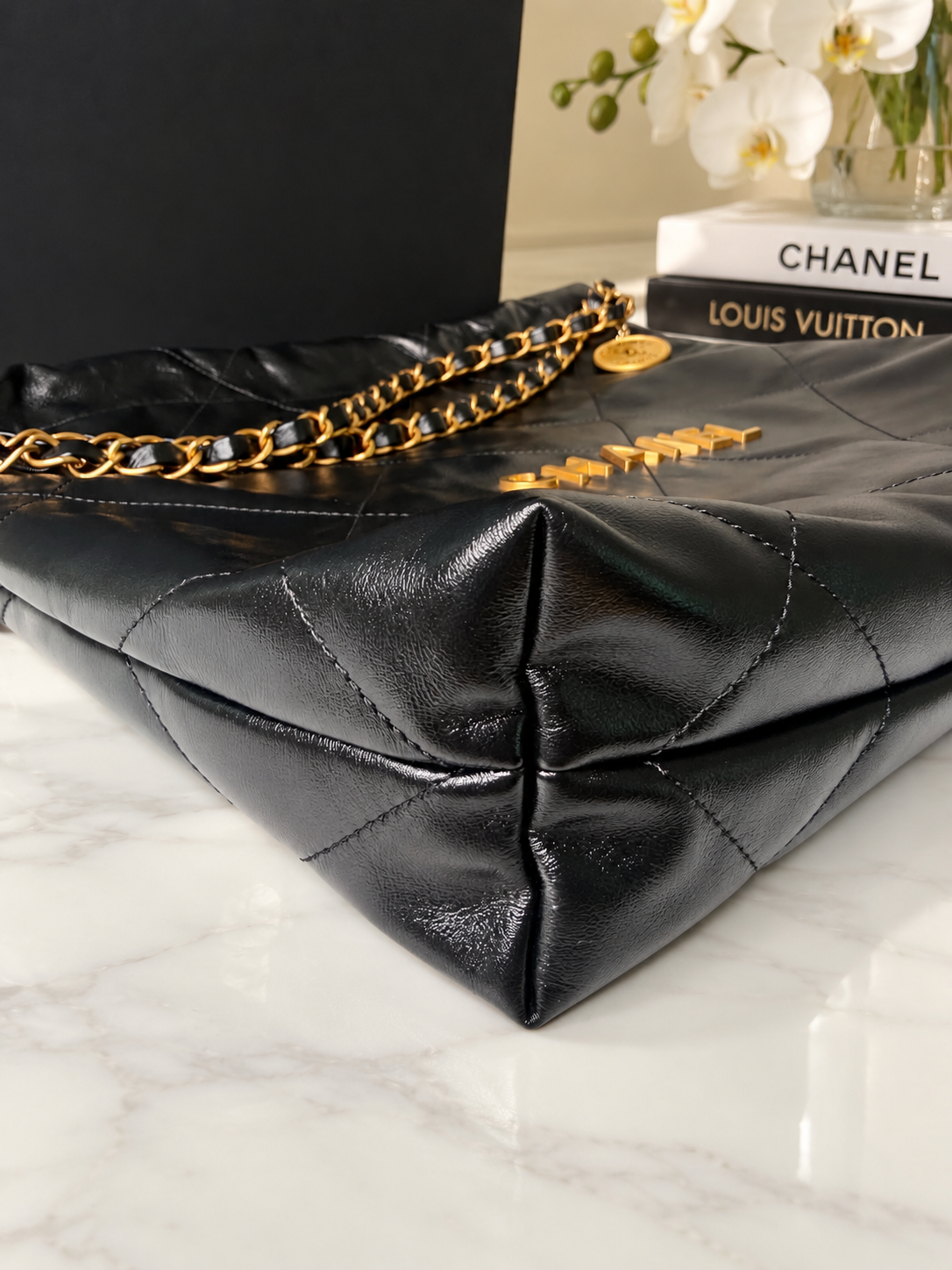 Chanel 22 Hobo Small