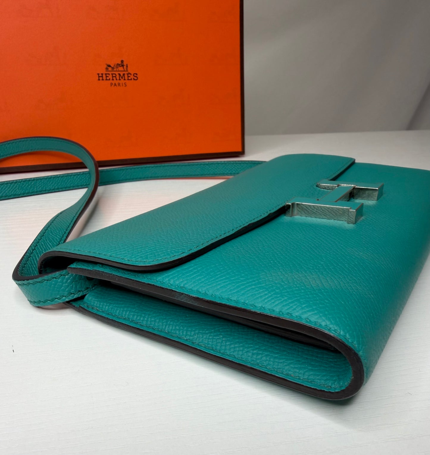 Hermes Constance to Go