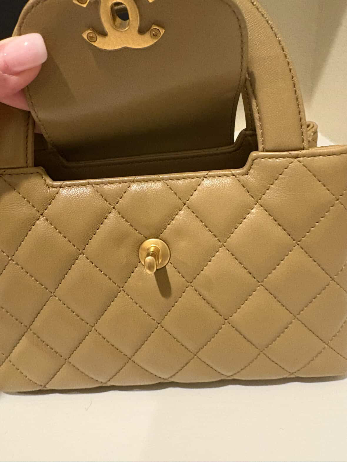 Chanel Kelly Beige GHW