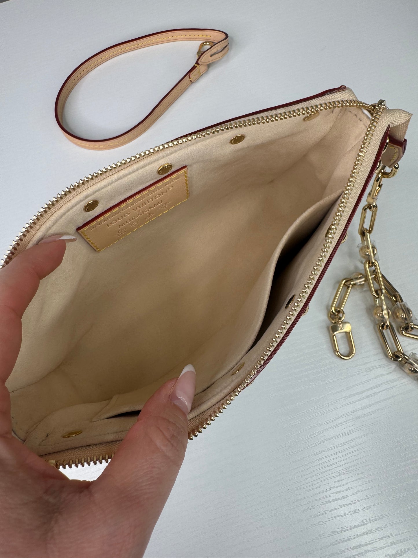 Murakami Pochette