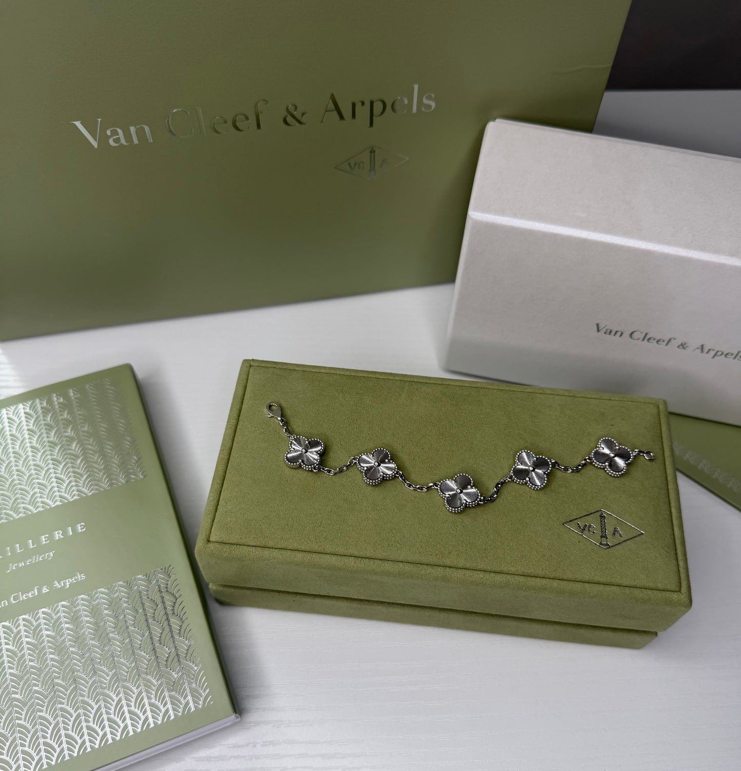 VCA Guilloche White Gold