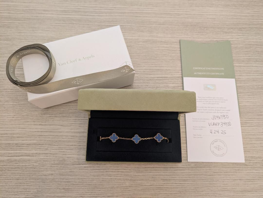 VCA 5 Motif Blue Agate Gold Bracelet