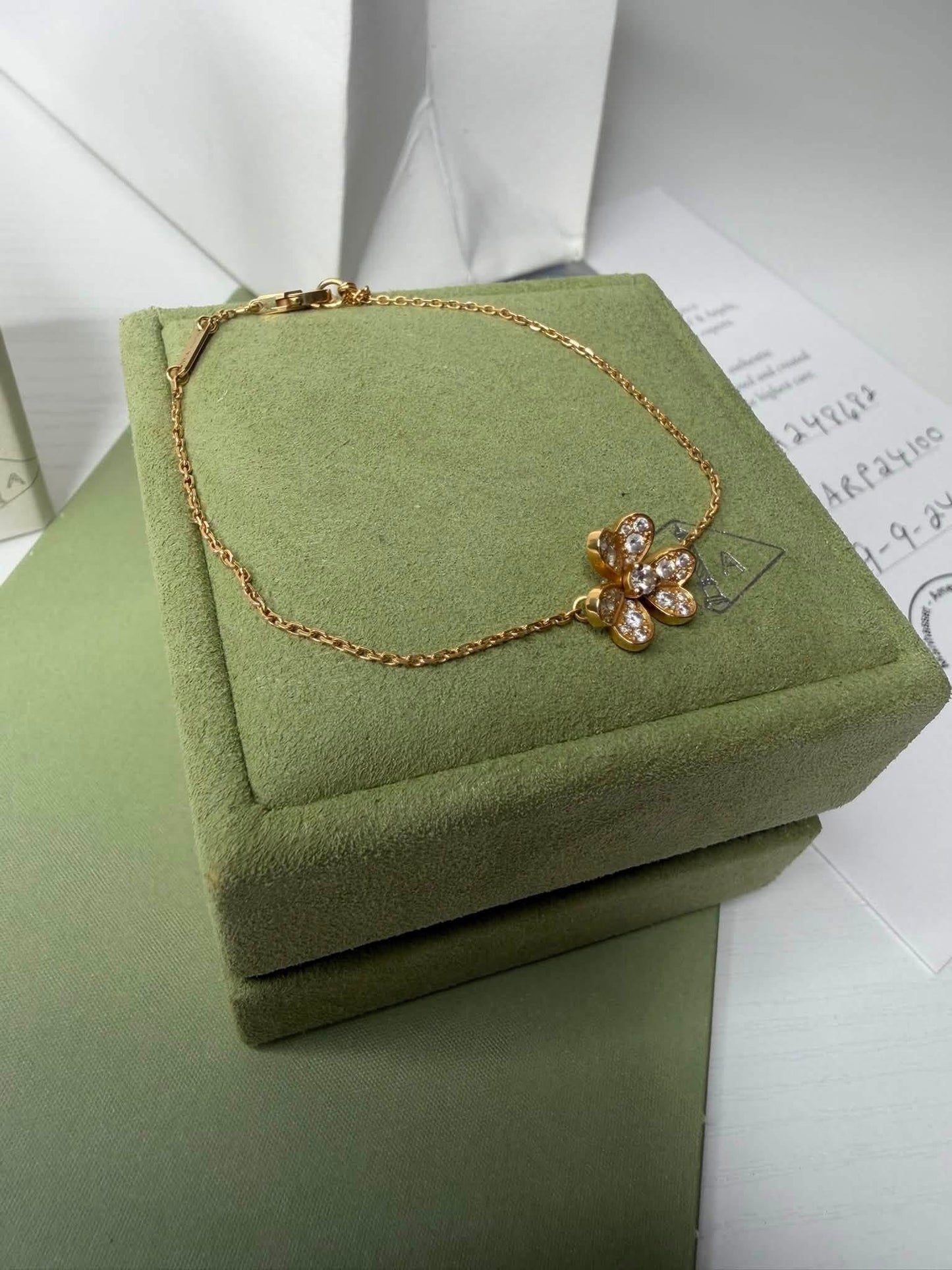 VCA 18k Privole Mini Bracelet