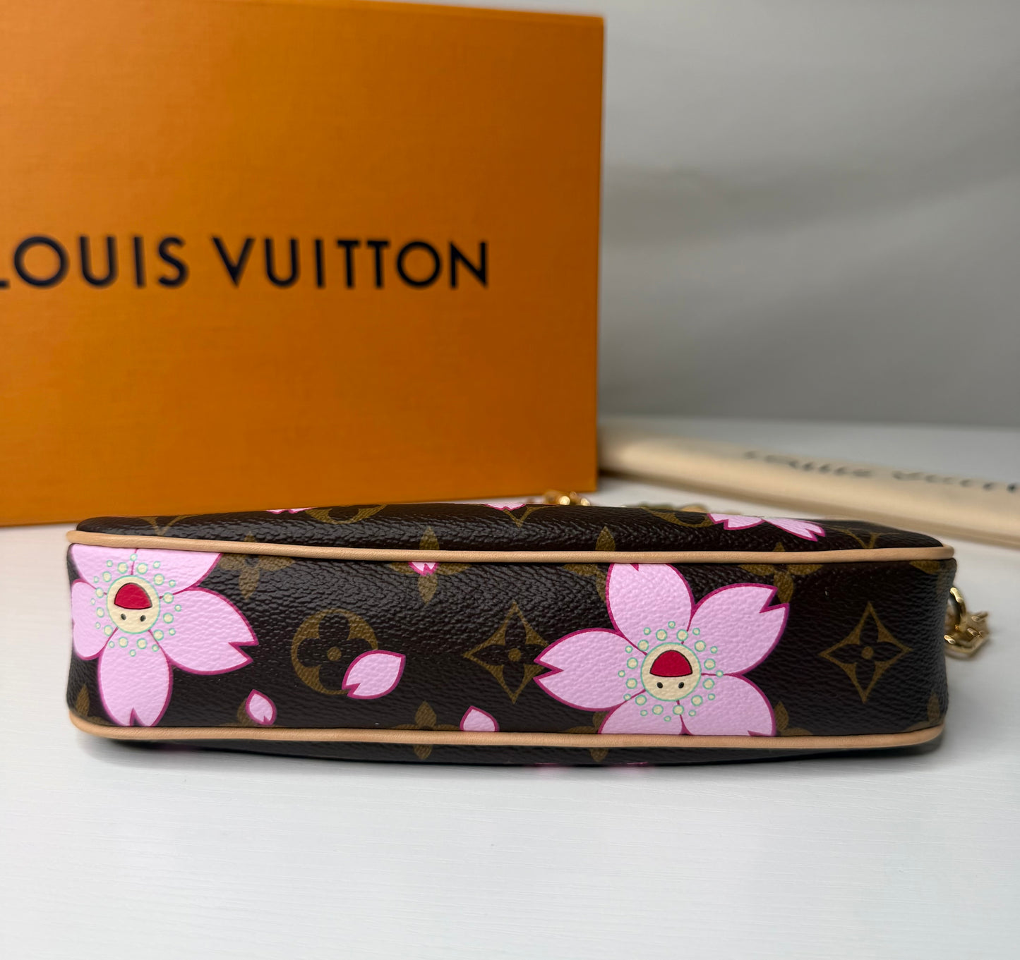 Murakami Blossom Pochette